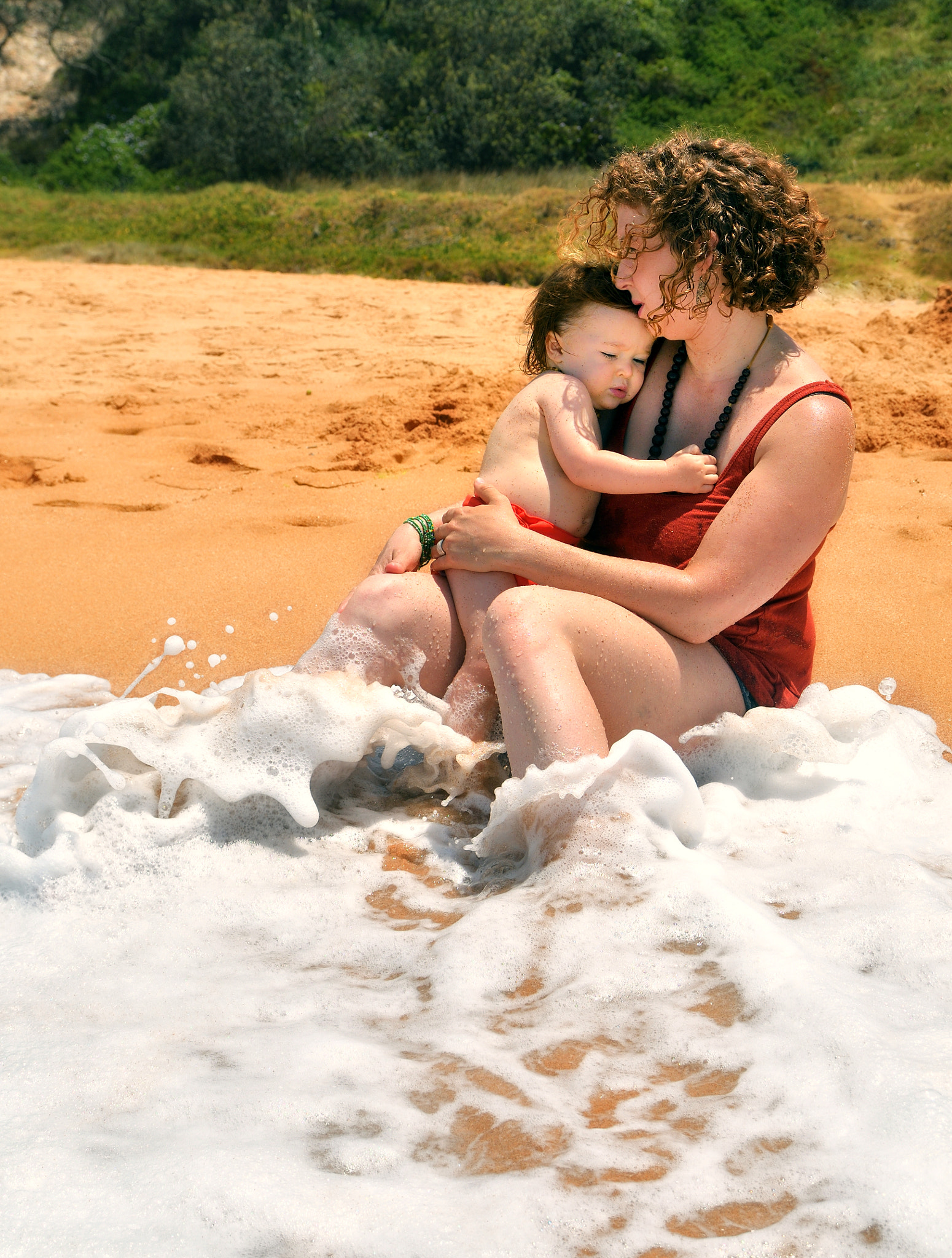 Nikon D500 sample photo. Safe in mothers arms photography