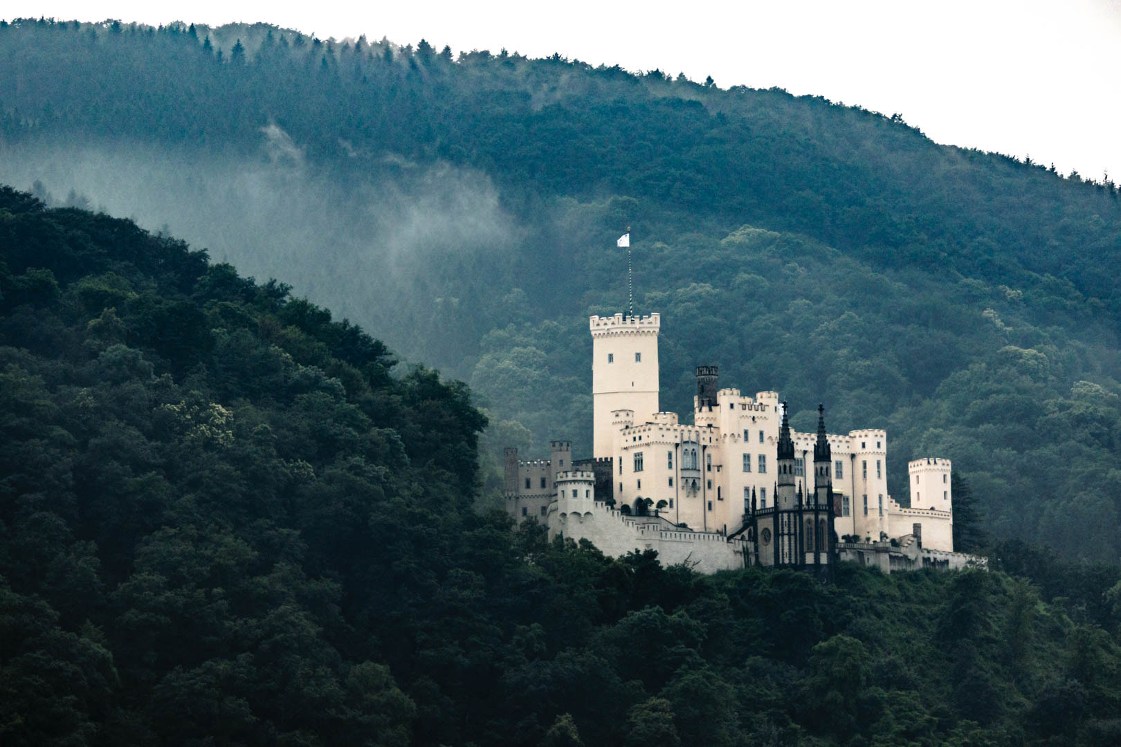 Canon EF-S 55-250mm F4-5.6 IS sample photo. Schloss stolzenfels photography