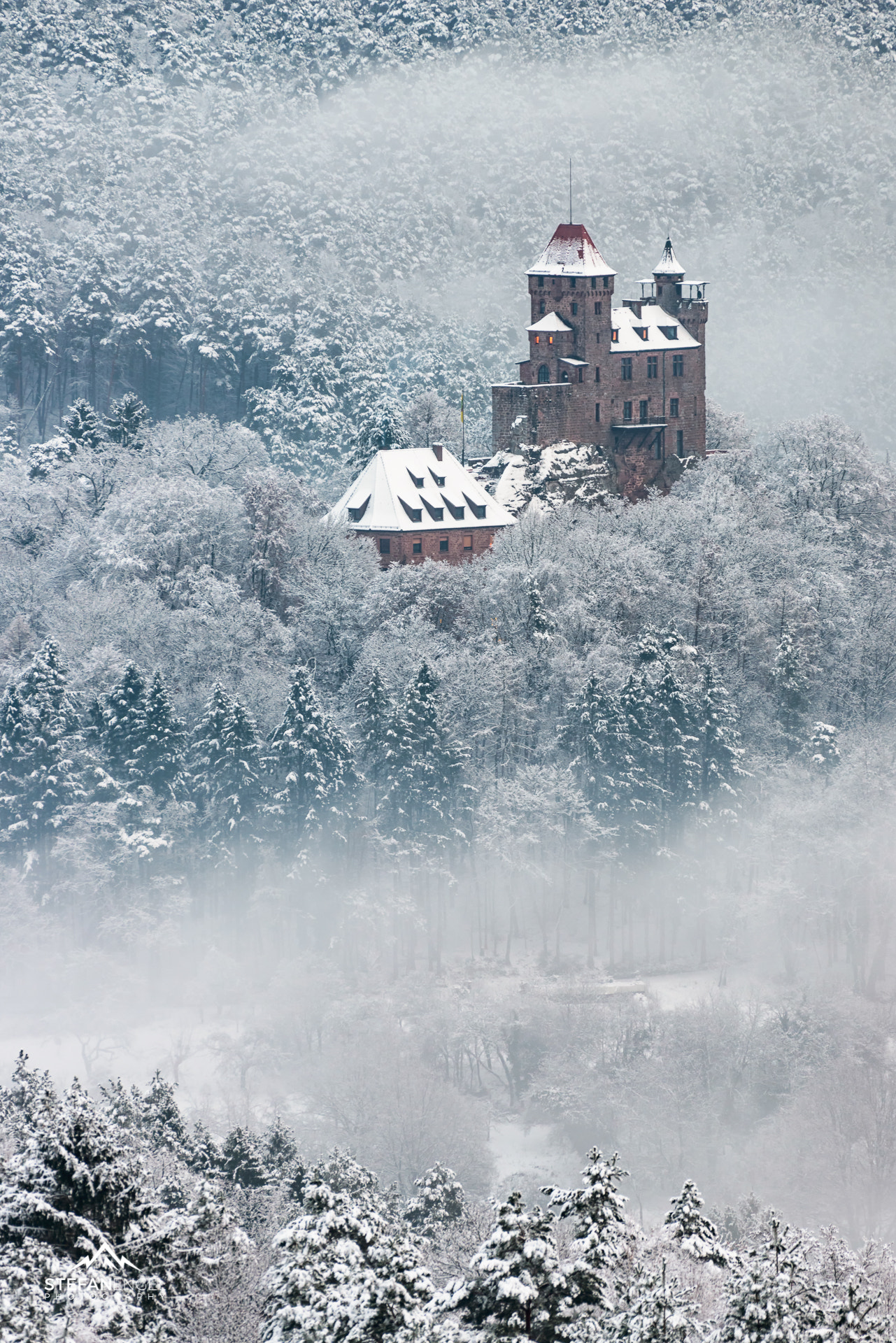 Nikon AF-S Nikkor 200-500mm F5.6E ED VR sample photo. Castle berwartstein photography