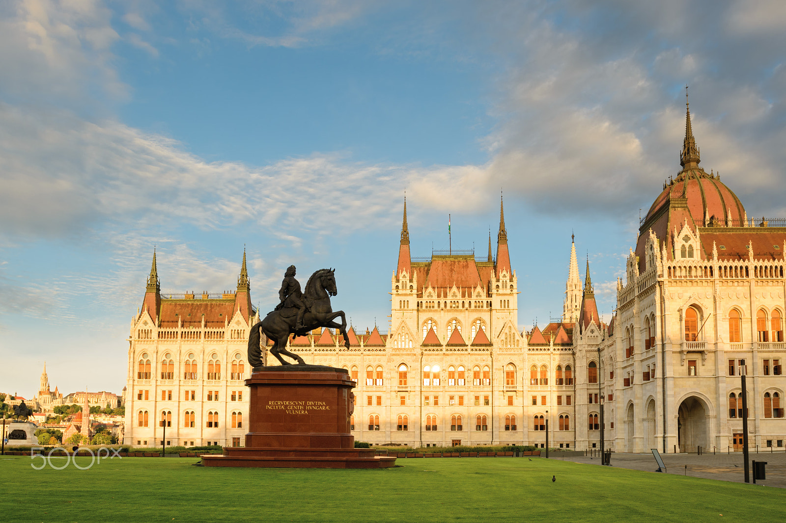 Nikon AF-S Nikkor 17-35mm F2.8D ED-IF sample photo. Rakoczi ferenc monument against parliament photography