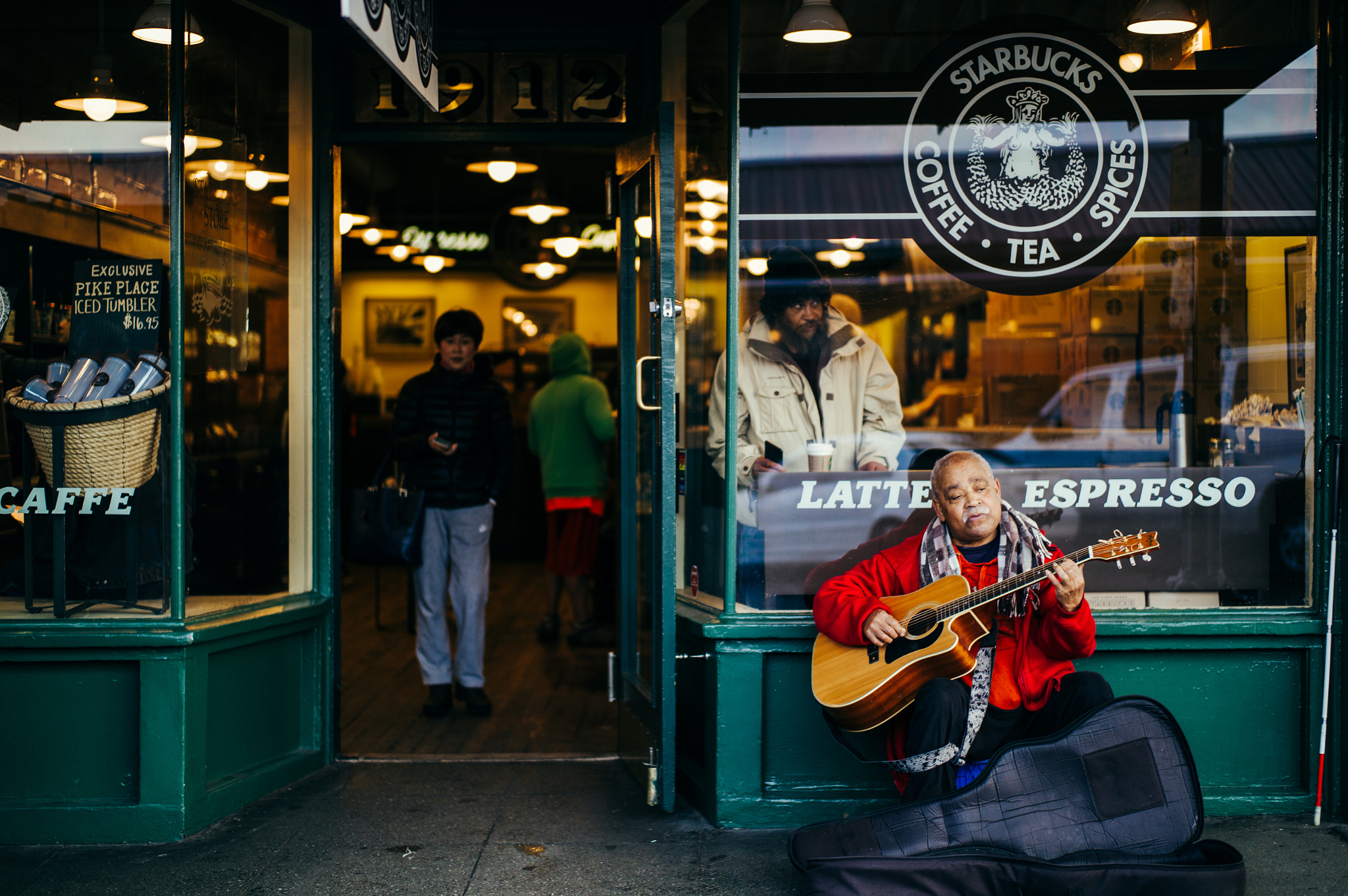 Leica M9 + Leica Summilux-M 50mm F1.4 ASPH sample photo. The seattle downtown photography