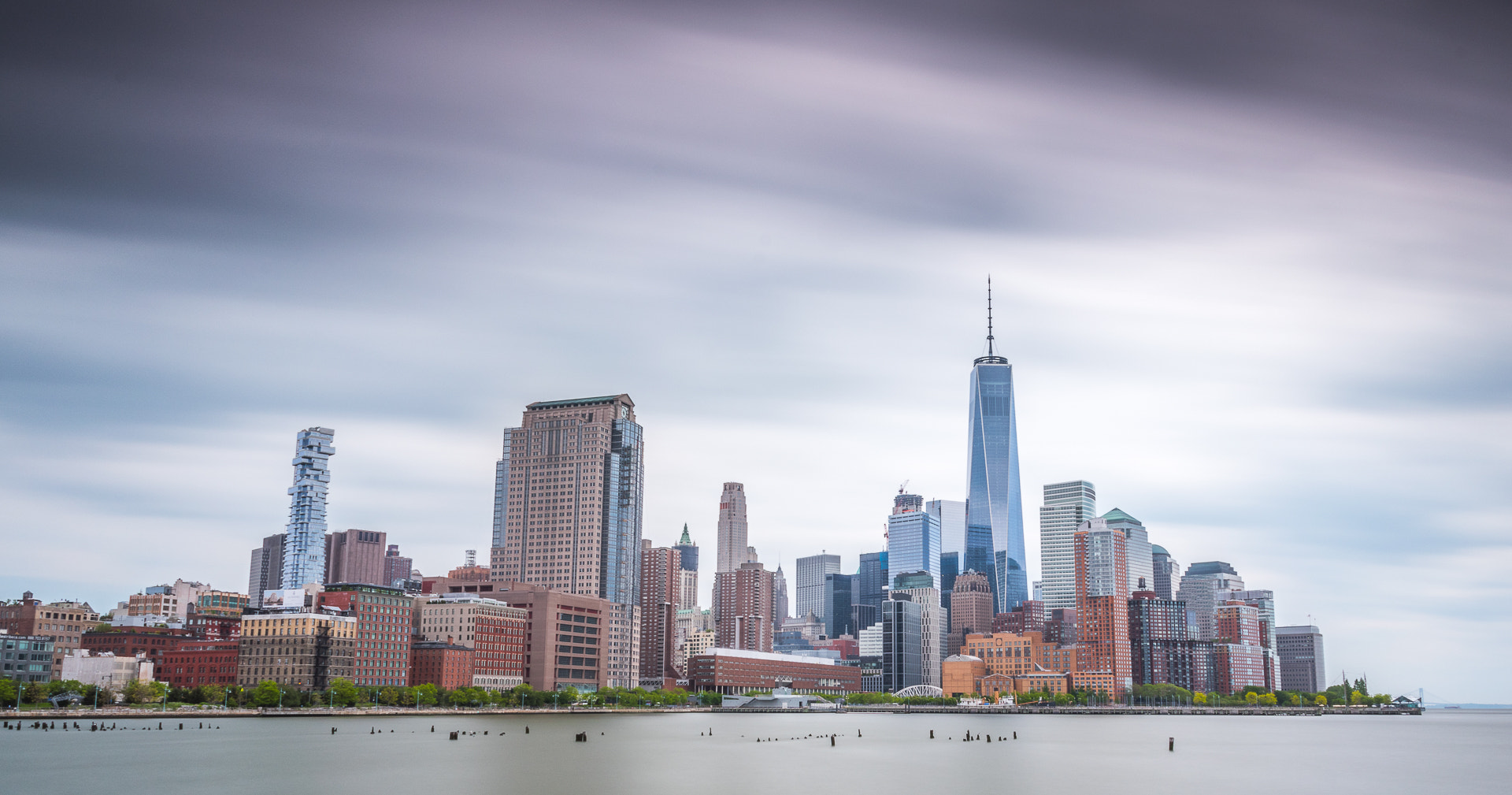 Sigma 17-70mm F2.8-4 DC Macro OS HSM | C sample photo. Cloudy noon at lower manhattan photography
