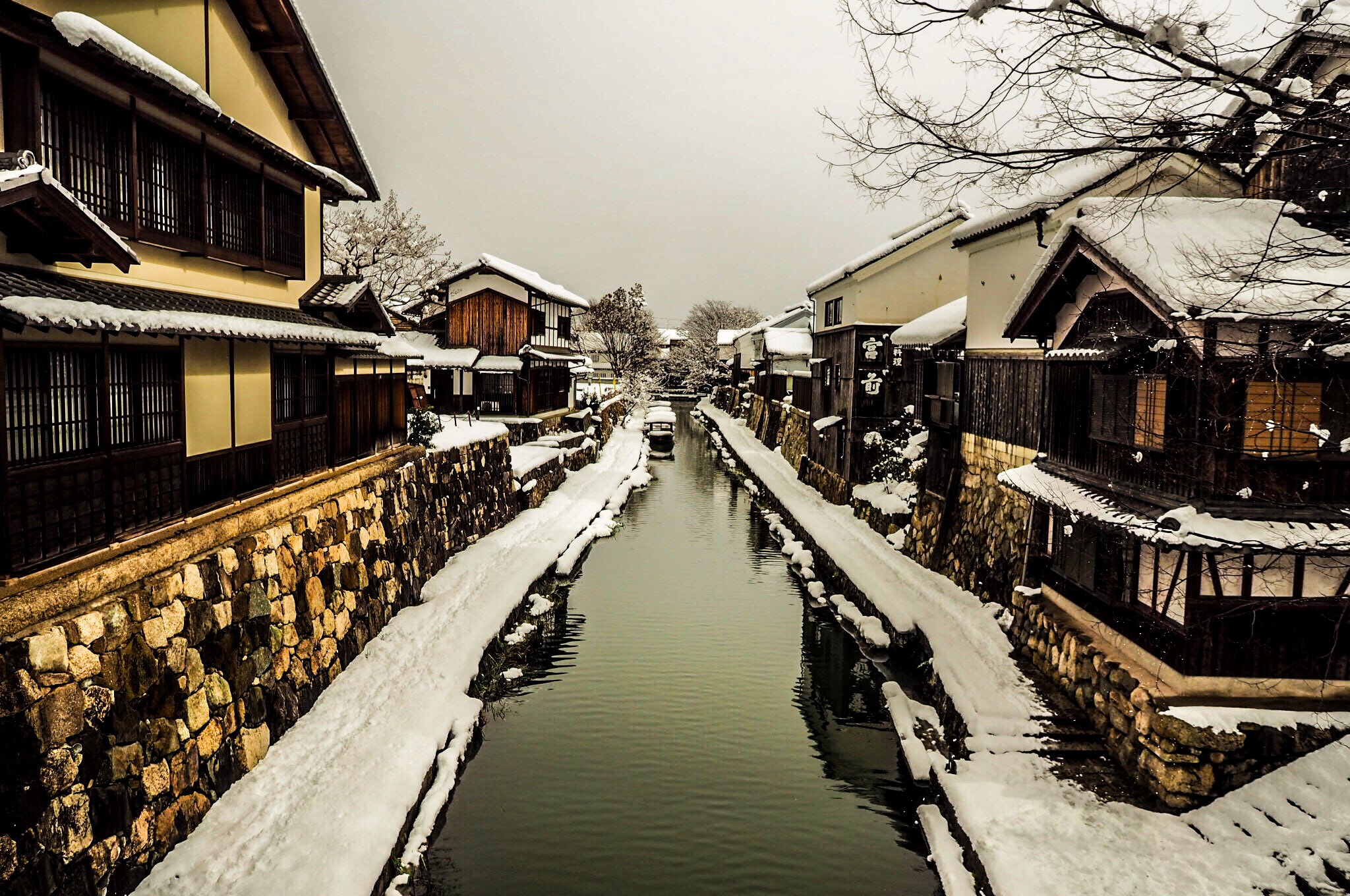 Olympus OM-D E-M10 + OLYMPUS M.12mm F2.0 sample photo. 八幡堀 photography