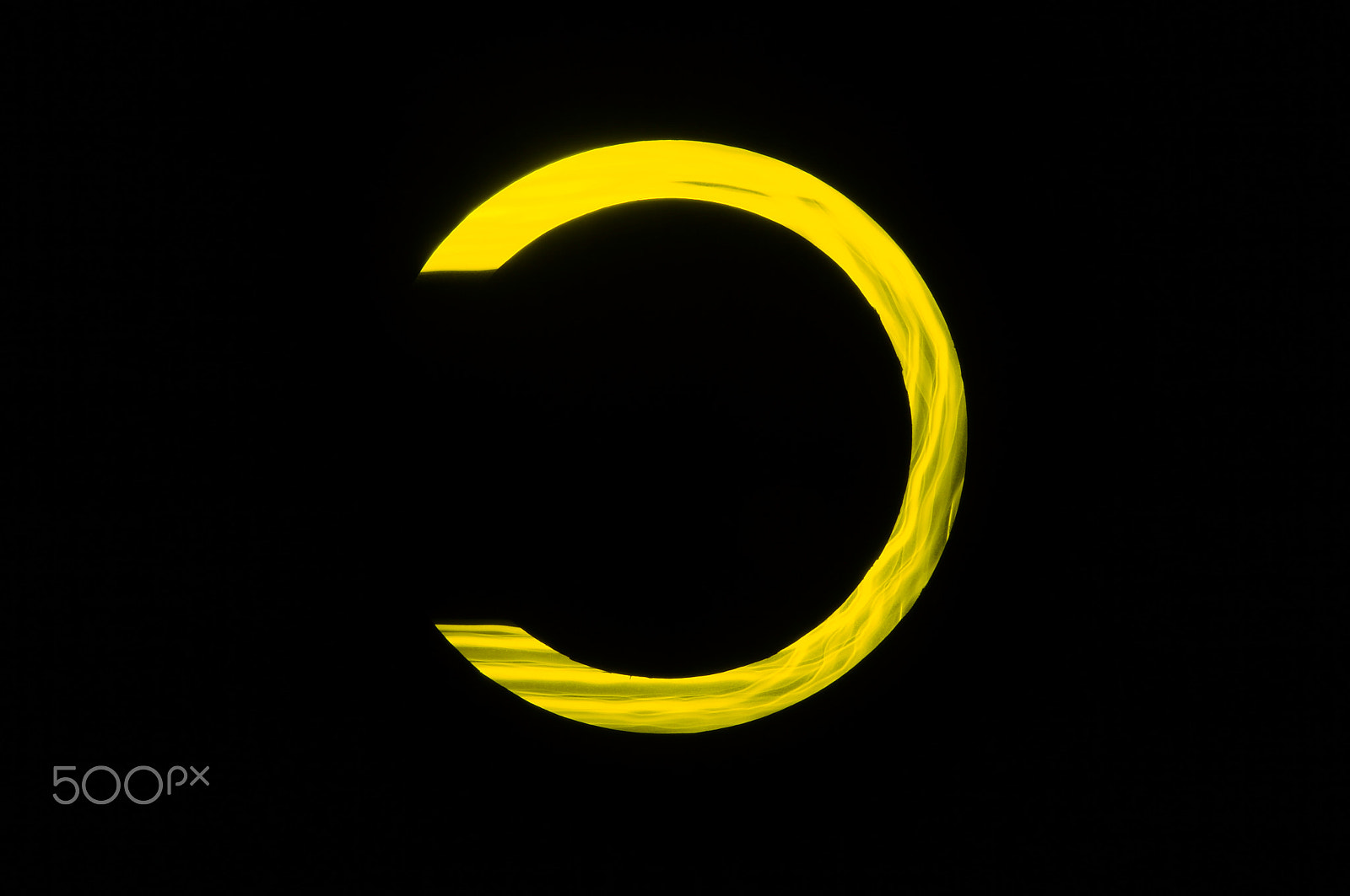 Sony Planar T* 50mm F1.4 ZA SSM sample photo. Yellow circle photography
