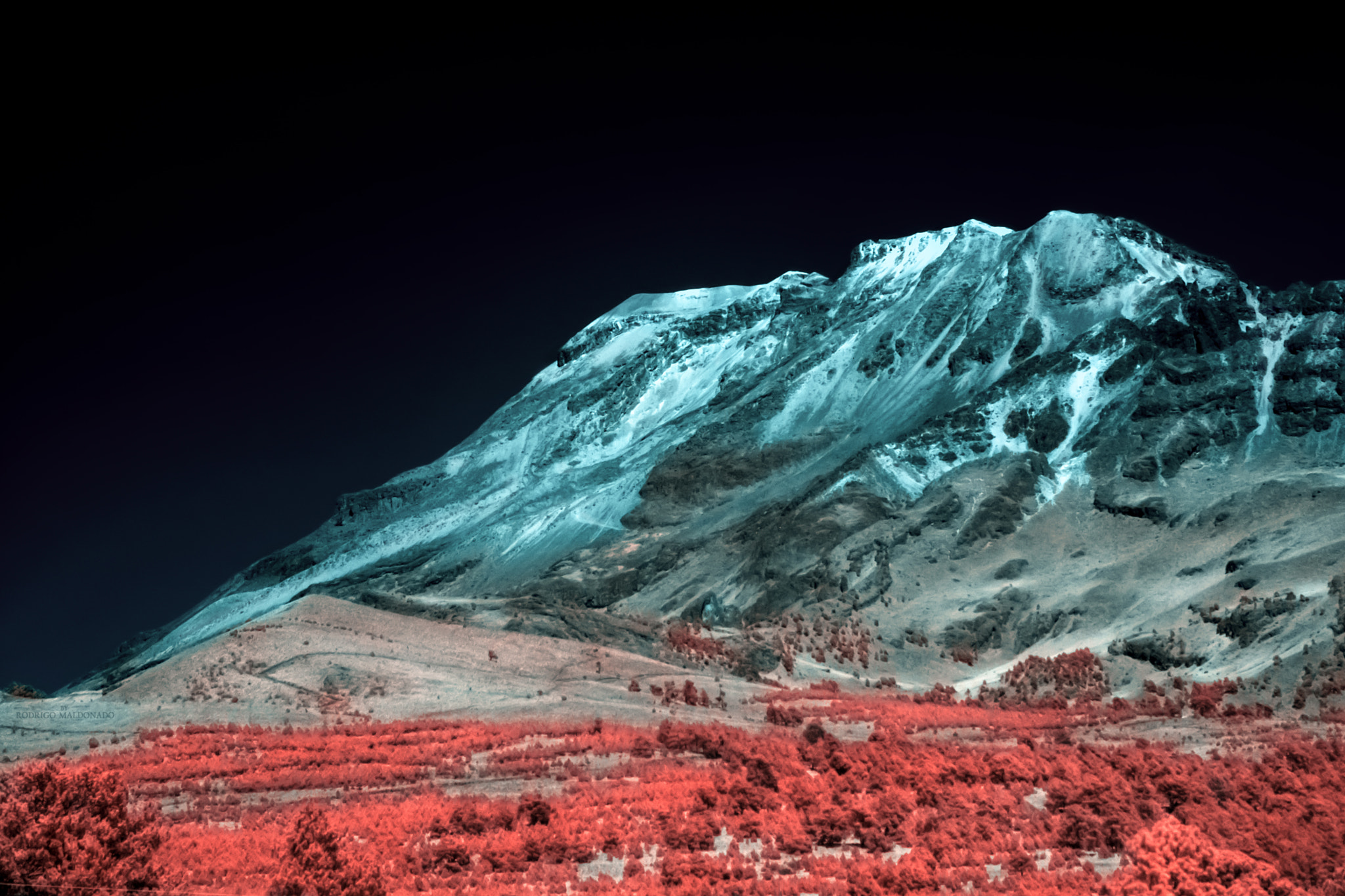 Nikon AF-S DX Micro-Nikkor 85mm F3.5G ED VR sample photo. Iztaccihuatl ir (infrared photography). photography