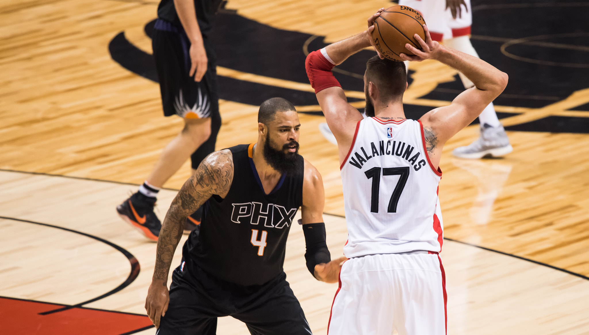 Nikon Nikkor AF-S 300mm F4E PF ED VR sample photo. Raptors vs suns photography