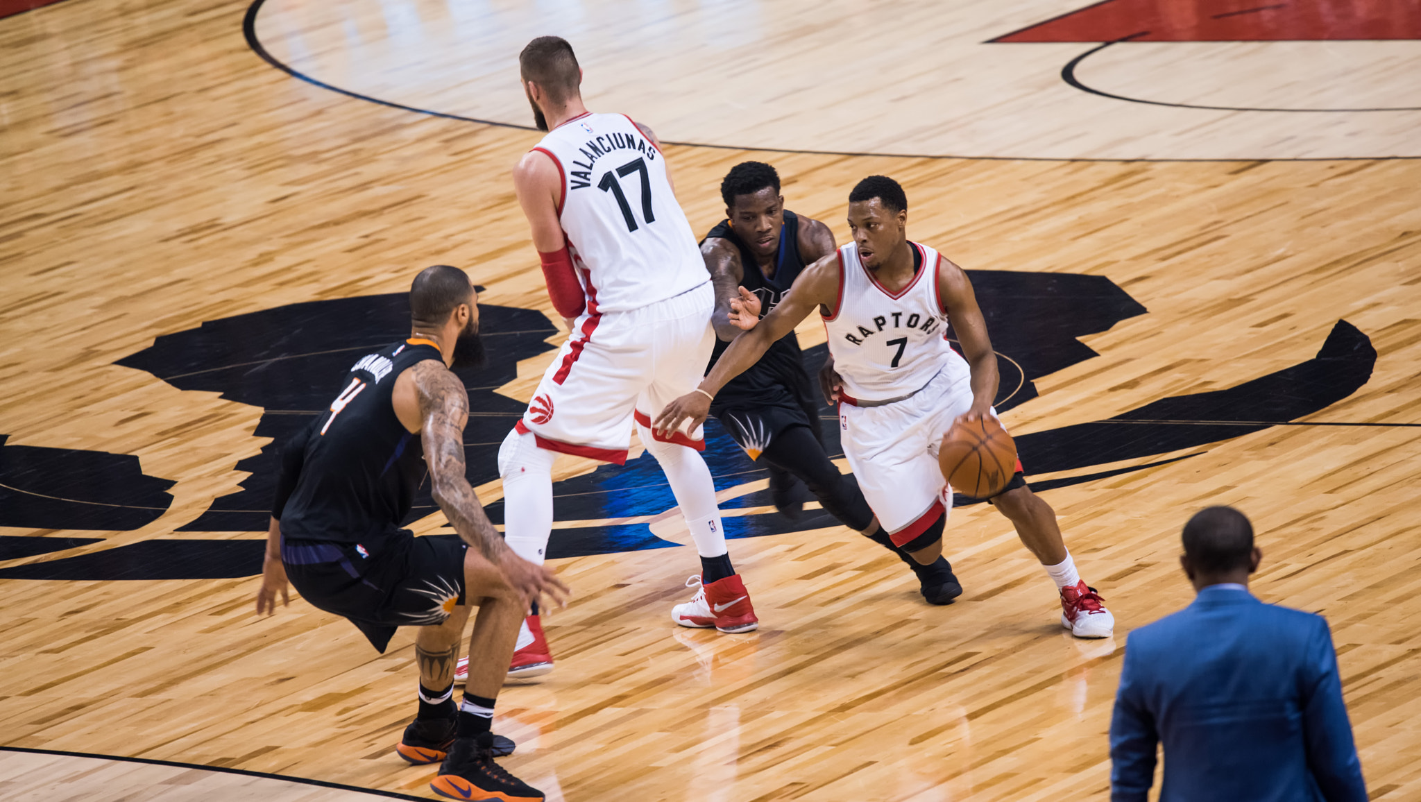 Nikon Nikkor AF-S 300mm F4E PF ED VR sample photo. Raptors vs suns photography