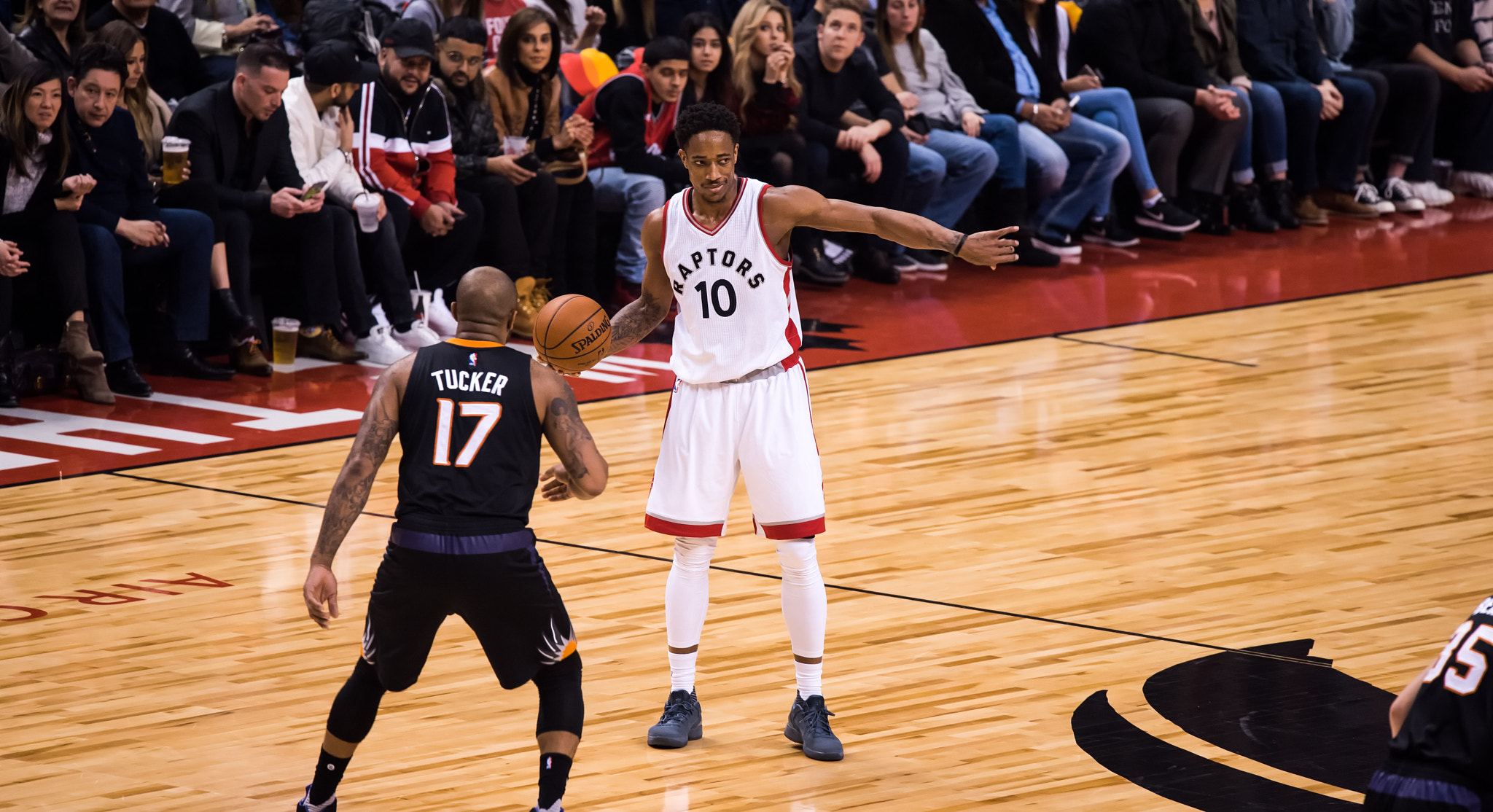 Nikon Nikkor AF-S 300mm F4E PF ED VR sample photo. Raptors vs suns photography