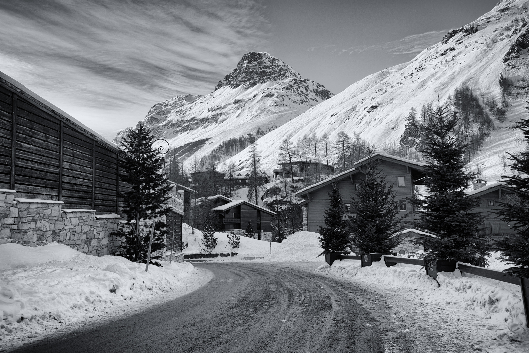 Nikon AF-S Nikkor 17-35mm F2.8D ED-IF sample photo. Les alpes photography
