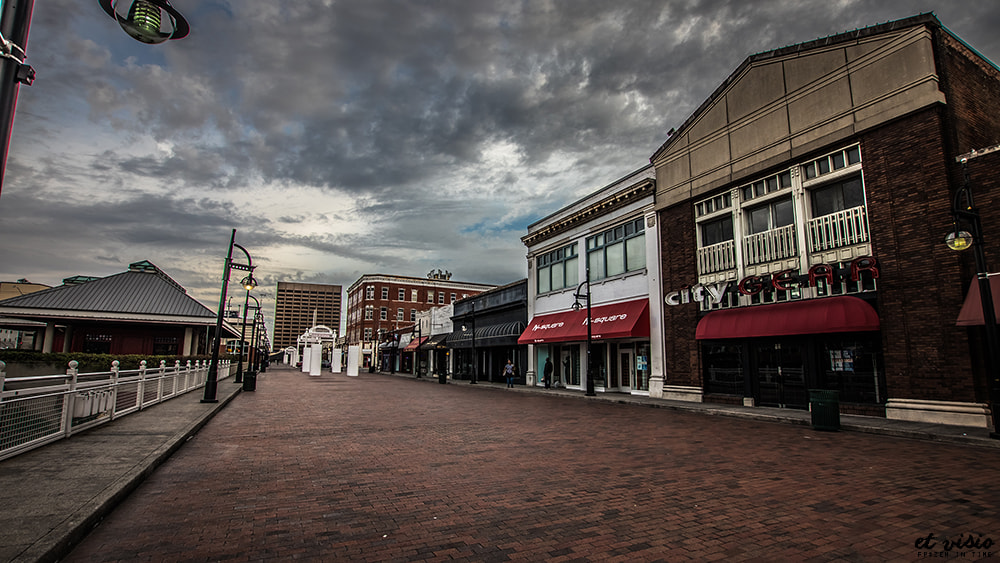 Sigma 10-20mm F3.5 EX DC HSM sample photo. Underground atlanta. once a place filled with life, now it's literally a ghost town. photography