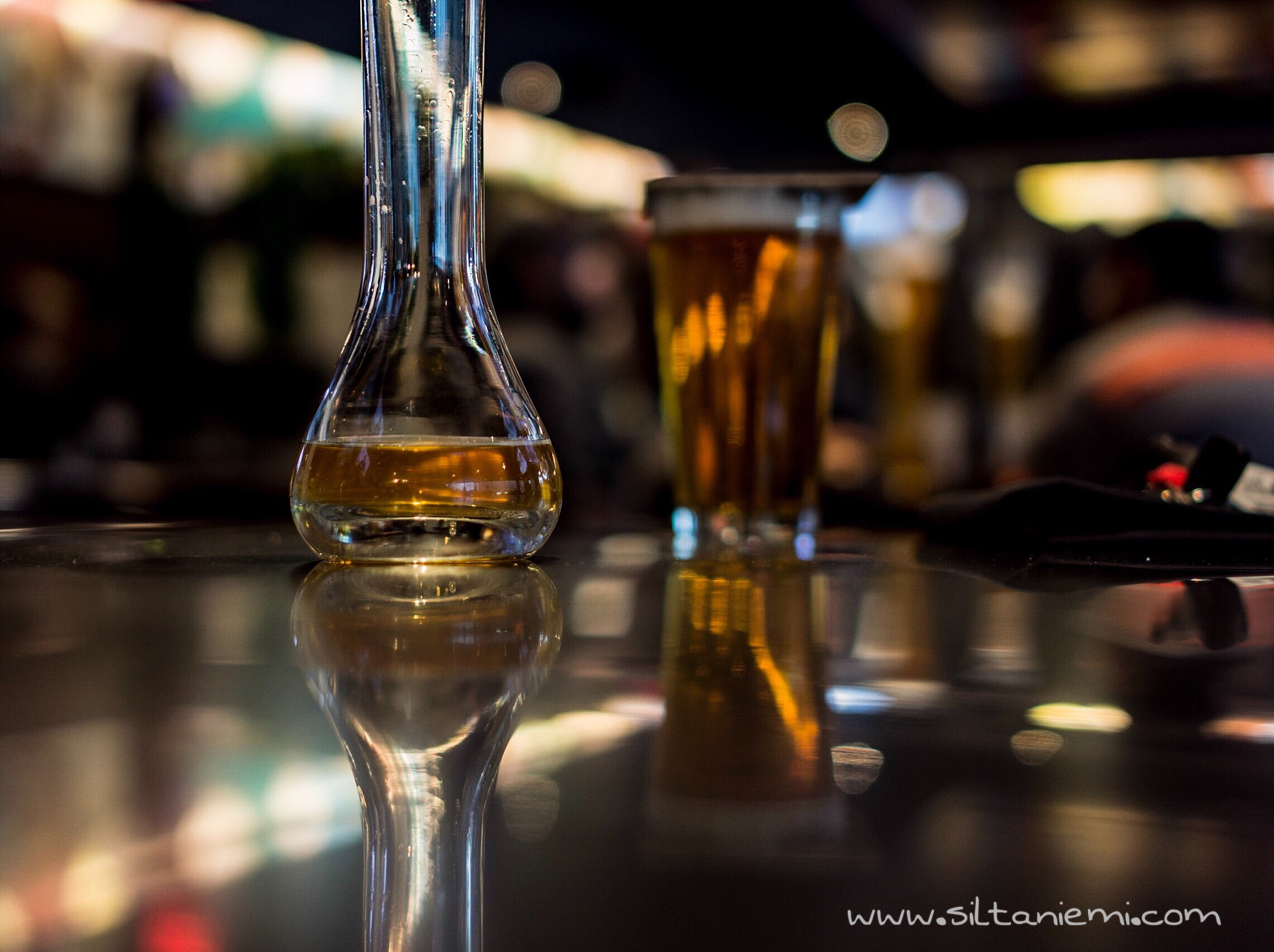 Sony Alpha NEX-7 + Sony E 35mm F1.8 OSS sample photo. Beer at the yard house photography