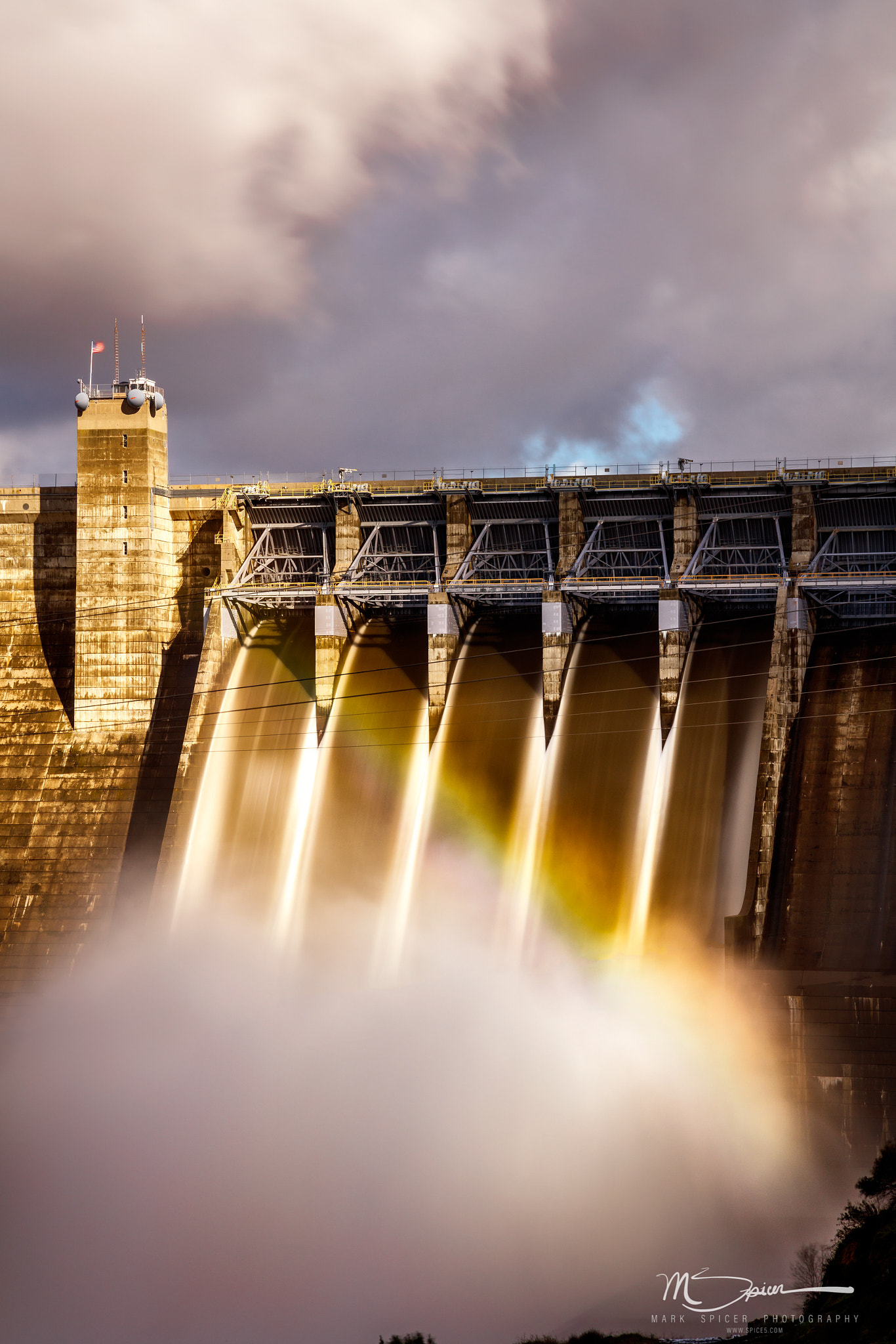 Canon EOS 5DS R + Sigma 24-105mm f/4 DG OS HSM | A sample photo. Folsom dam after storm photography