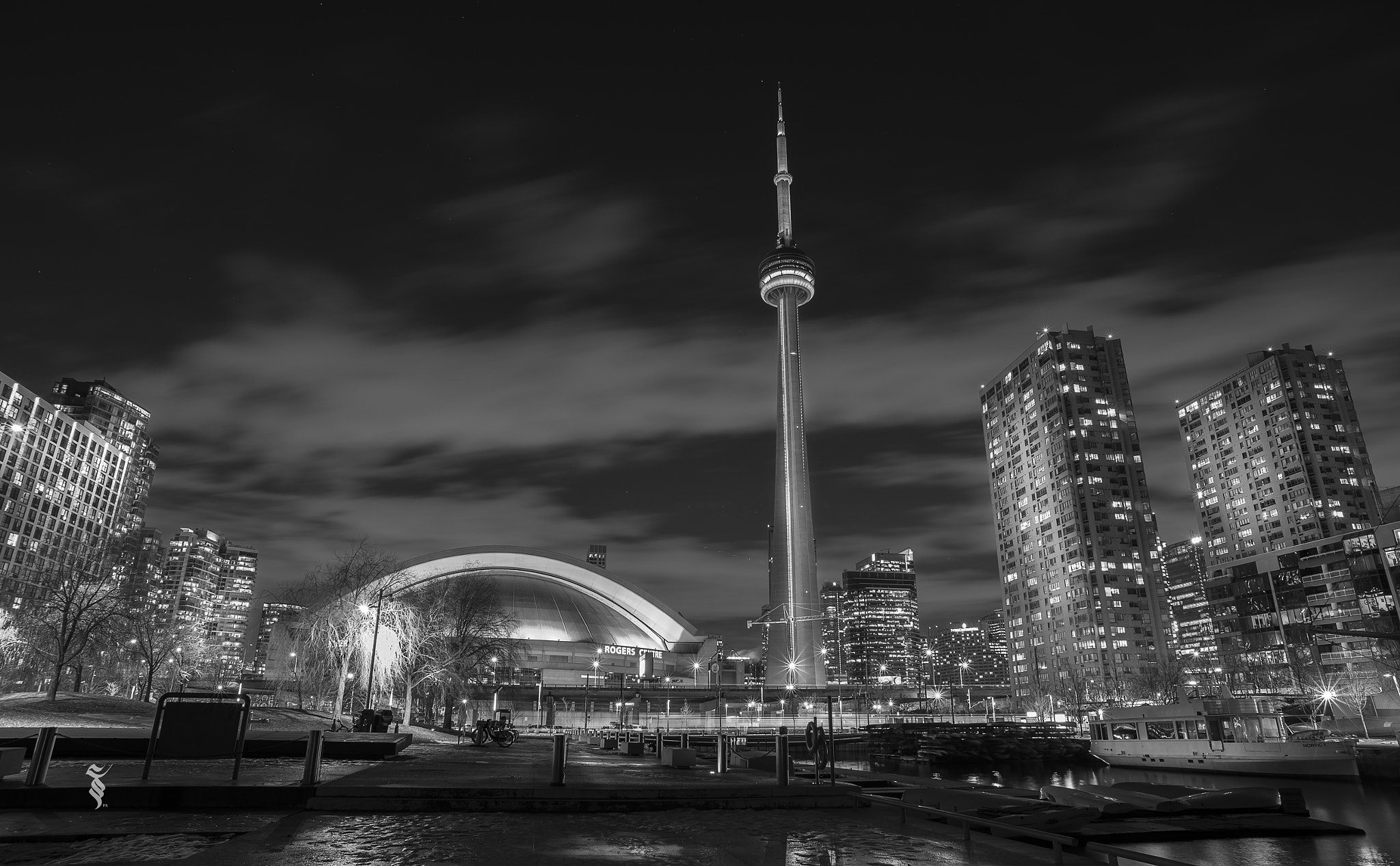 Nikon D610 + AF Nikkor 20mm f/2.8 sample photo. Cn tower photography