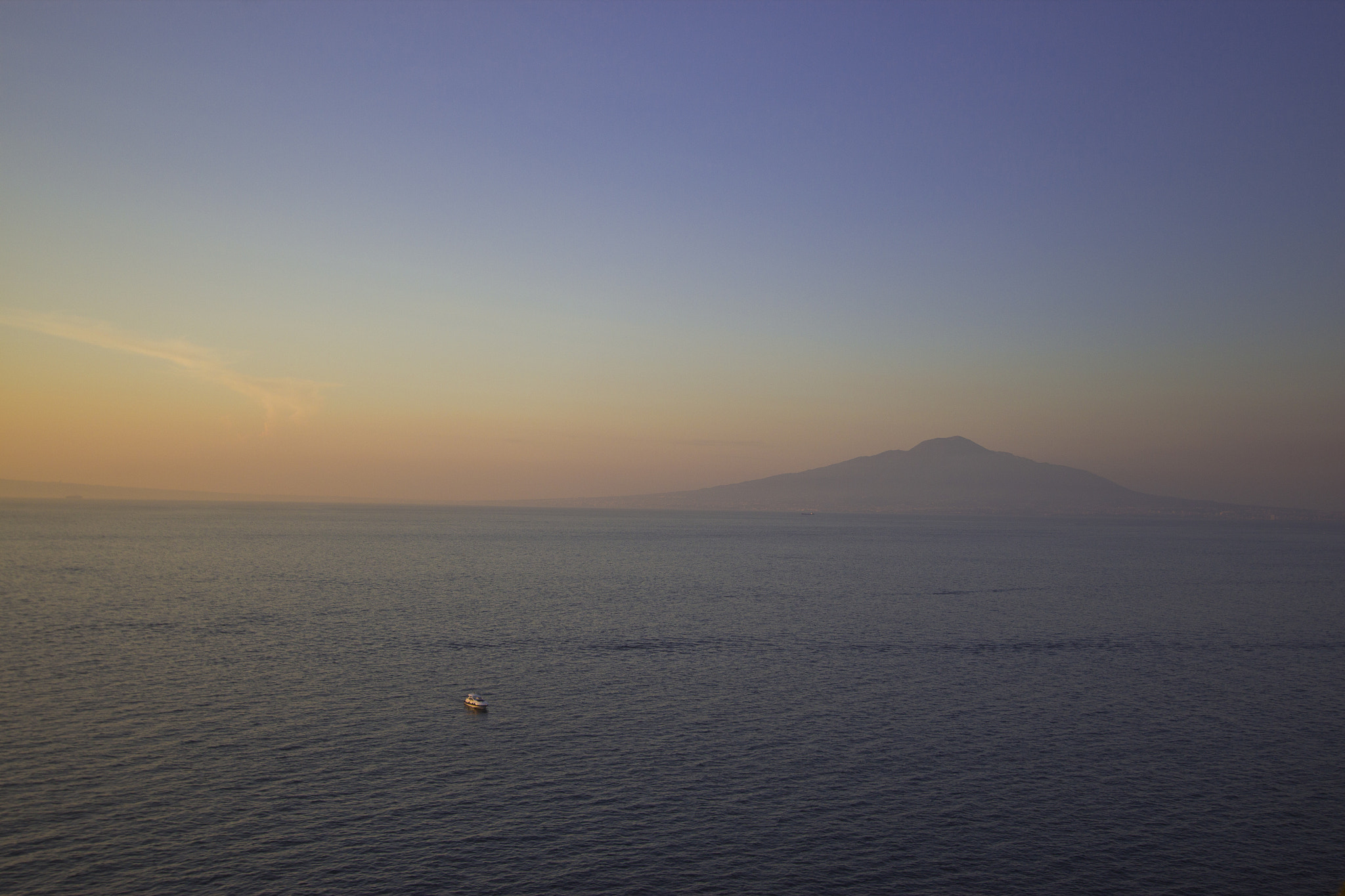 Canon EF-S 10-22mm F3.5-4.5 USM sample photo. Vast waters in sorrento photography