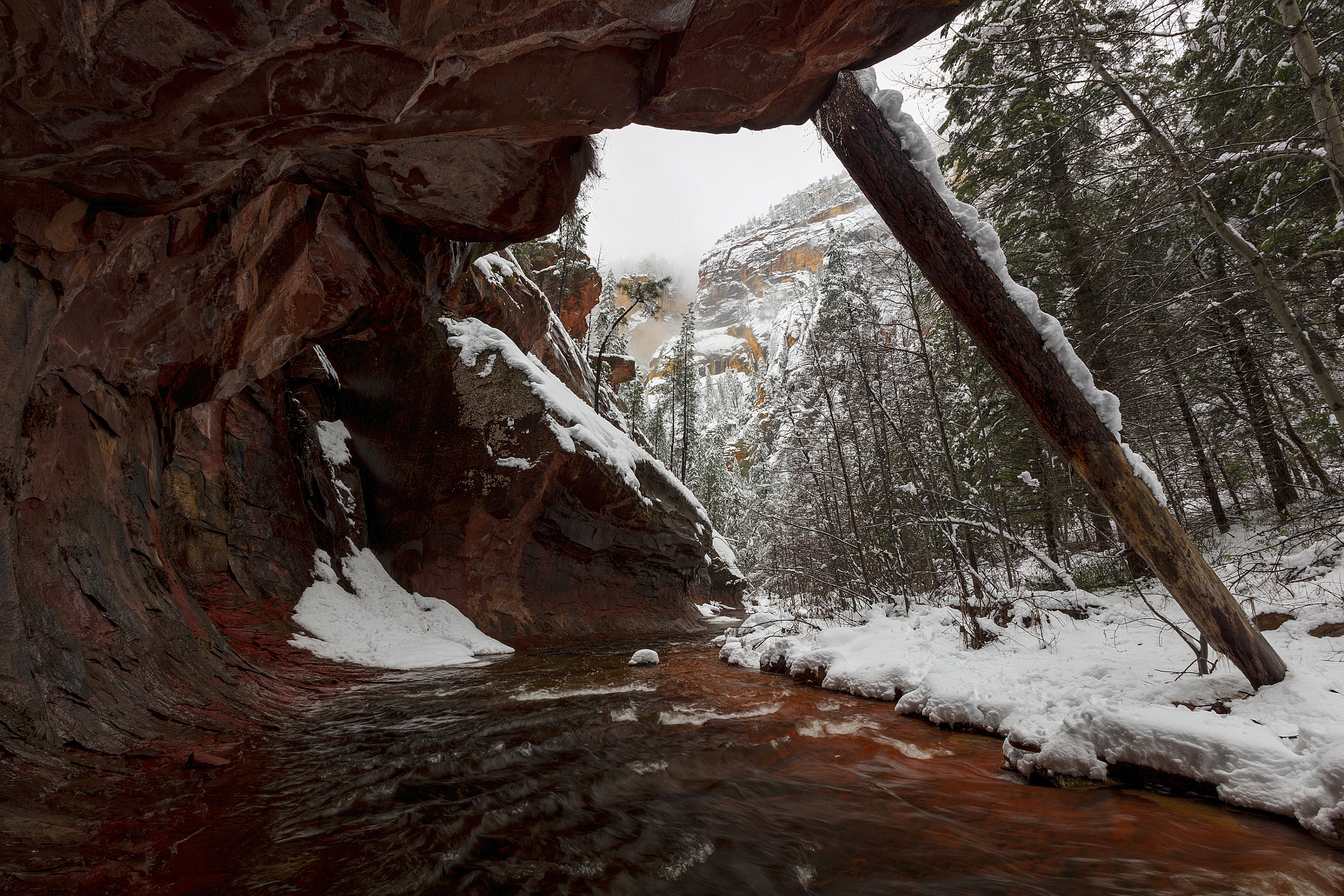 Canon EF 16-35mm F2.8L II USM sample photo. ~between a rock and a hard place~ photography