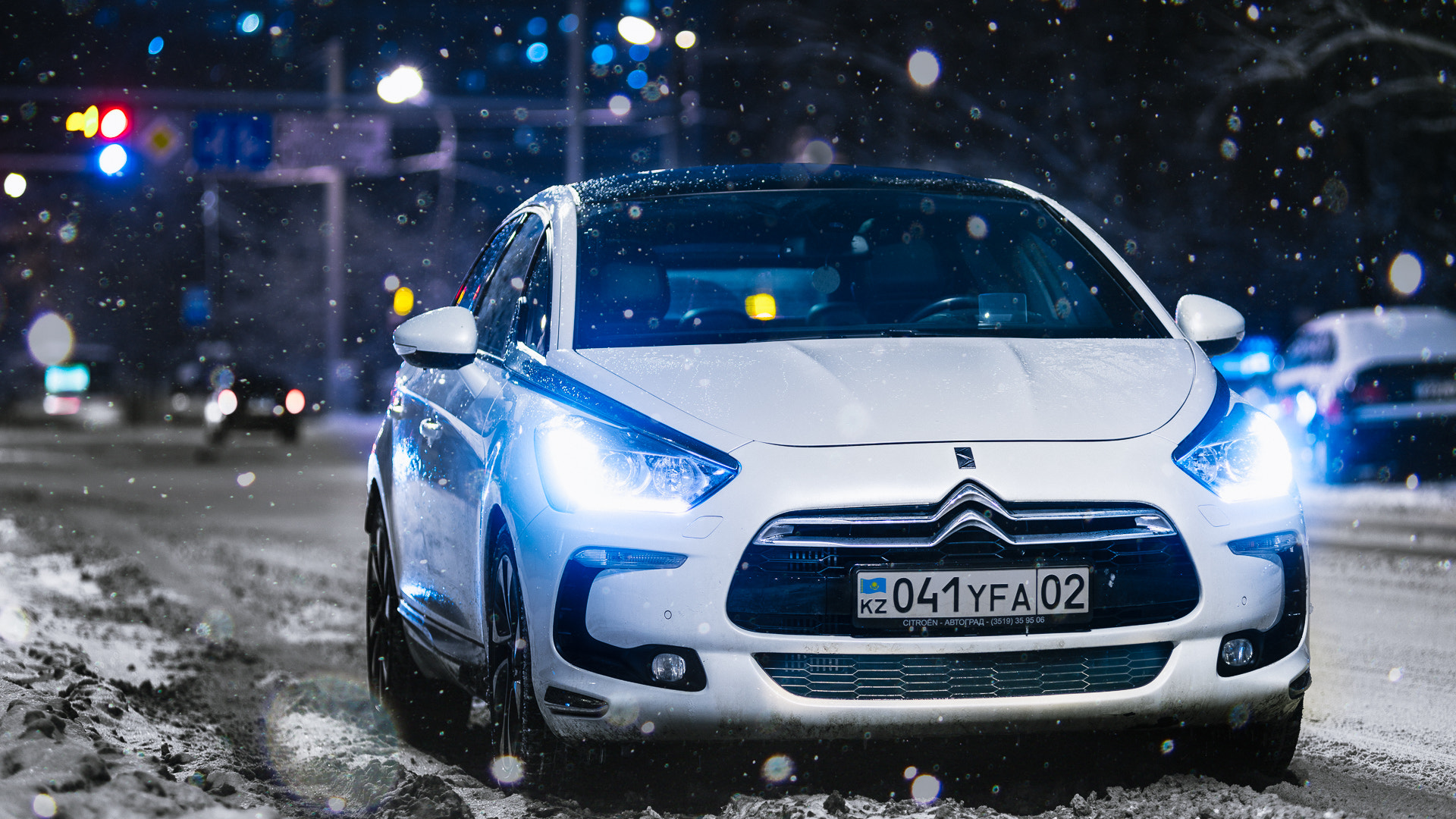 Nikon AF-Nikkor 80-200mm F2.8D ED sample photo. Citroen ds5 photography