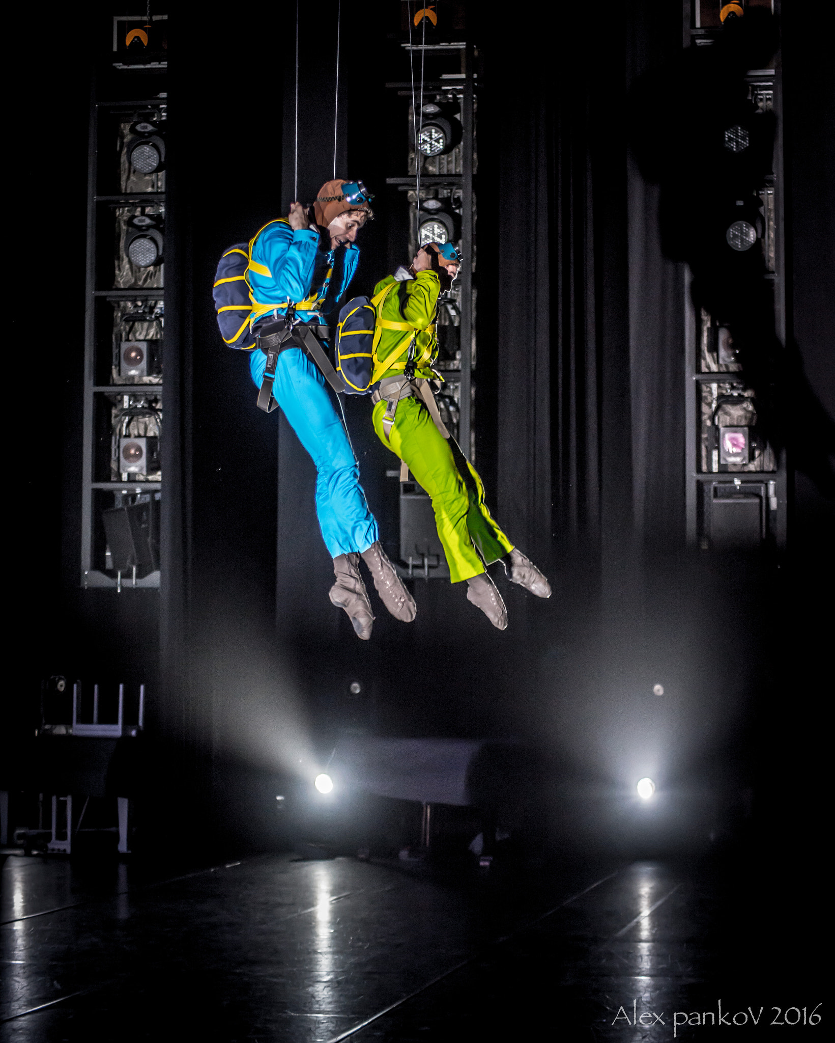 AF Zoom-Nikkor 75-300mm f/4.5-5.6 sample photo. Skydivers photography