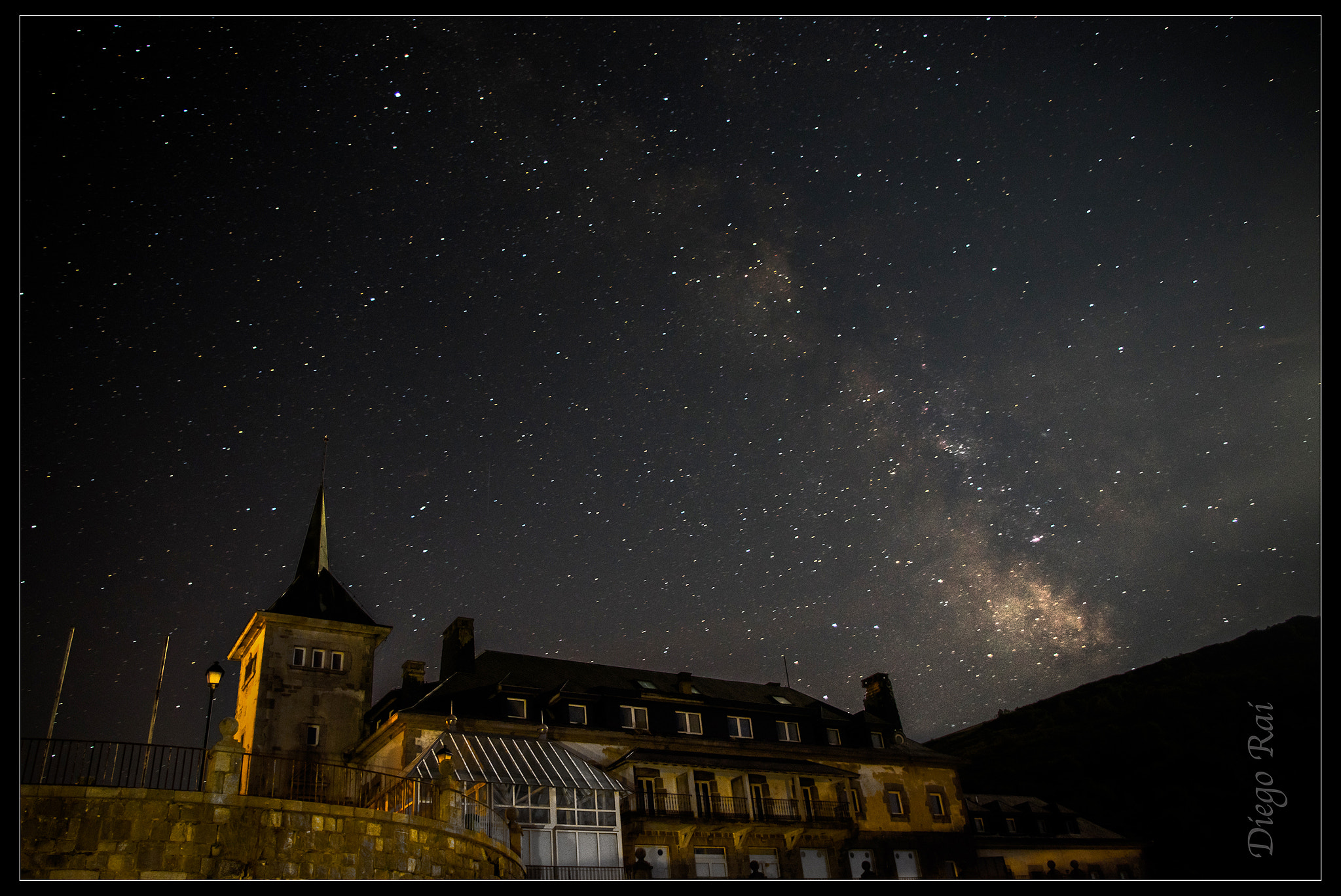 Pentax smc DA 18-55mm F3.5-5.6 AL WR sample photo. Parador de pajares. photography