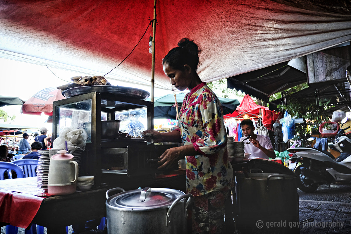 Fujifilm X-T1 + Fujifilm XF 18mm F2 R sample photo. Under red tarp photography