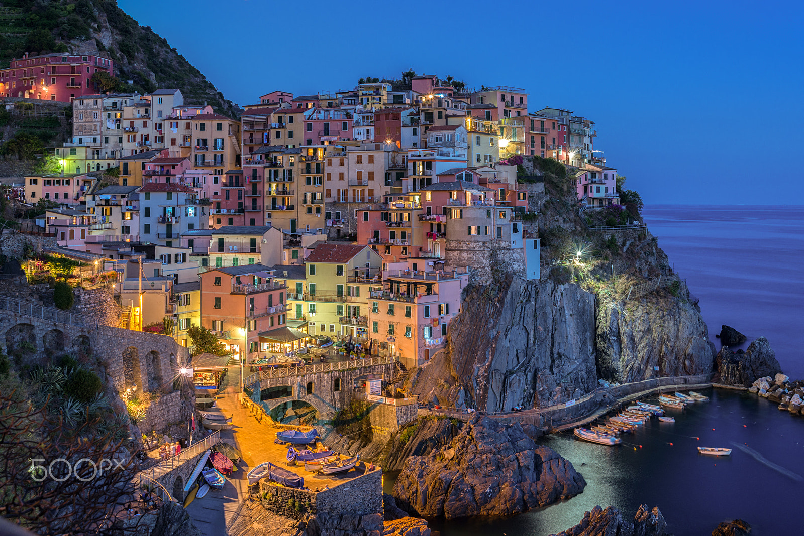 Nikon AF Nikkor 24-85mm F2.8-4D IF sample photo. Monorolla, italy in the evening photography