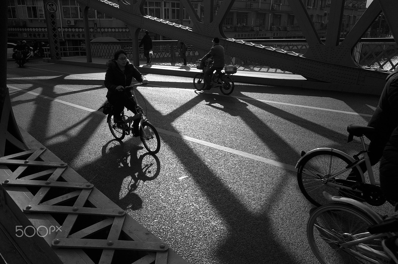 Leica M9 + Summicron-M 35mm f/2 (IV) sample photo. Street scene photography