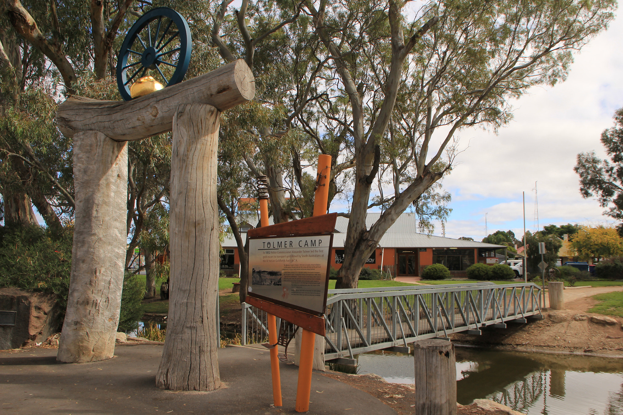 Canon EOS 60D sample photo. Bordertown remembers photography