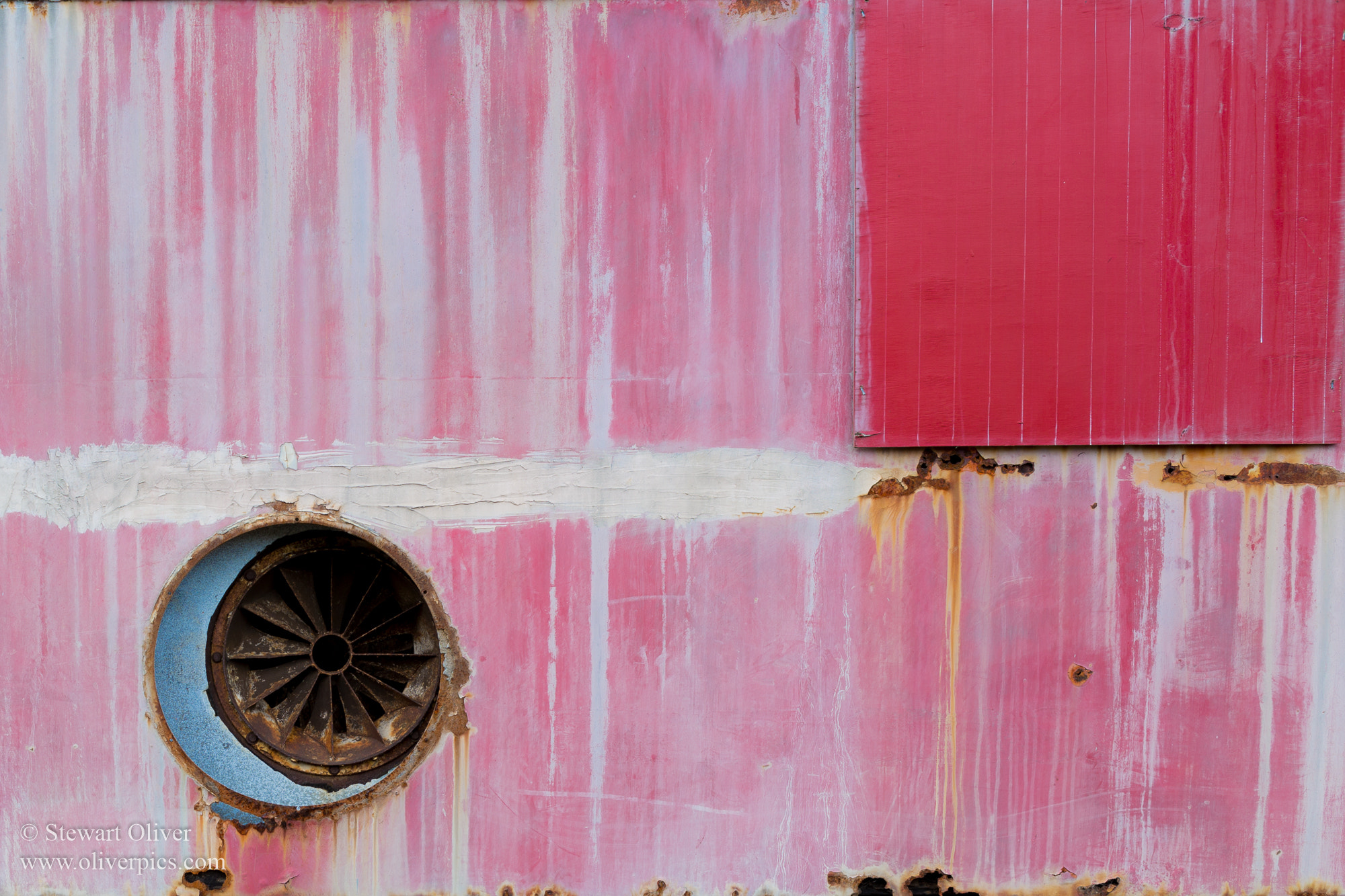 Canon EOS 6D + Canon EF 35mm F2 sample photo. Remains photography