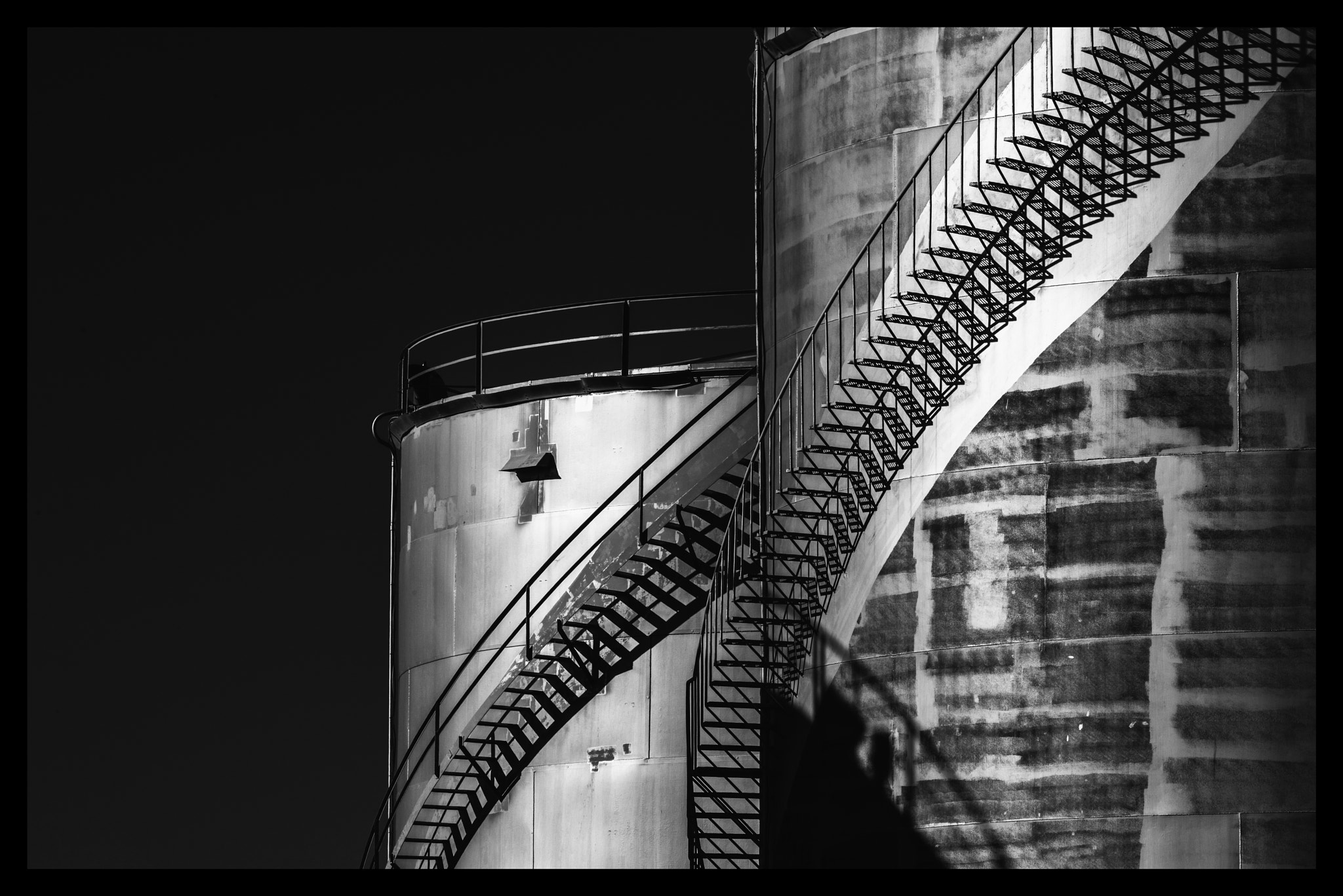 Nikon AF-Nikkor 80-200mm F2.8D ED sample photo. Dark tank 2 photography