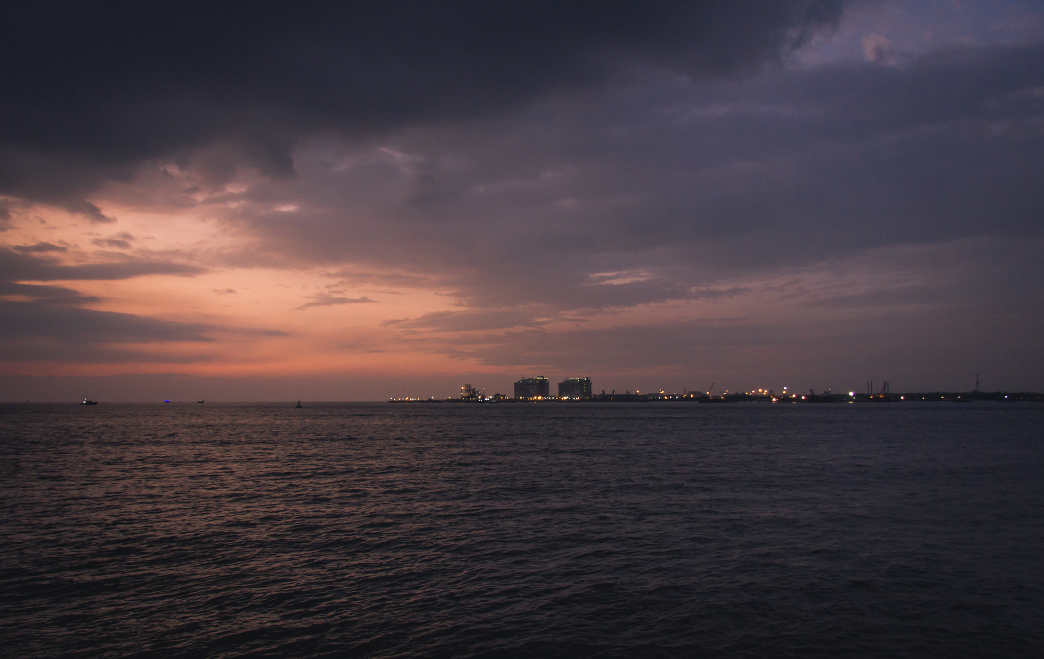 Canon EF-S 17-85mm F4-5.6 IS USM sample photo. That orange patch photography