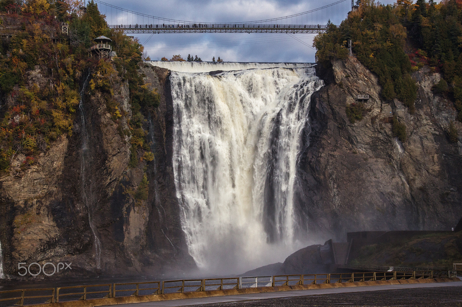 Canon EOS 650D (EOS Rebel T4i / EOS Kiss X6i) + Sigma 18-250mm F3.5-6.3 DC OS HSM sample photo. Montmorency falls photography