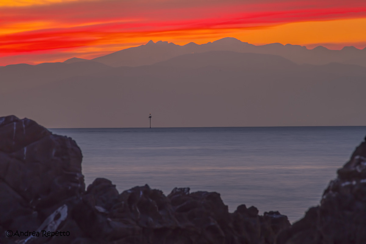 Canon EF 70-300mm F4-5.6L IS USM sample photo. Red sky at night photography