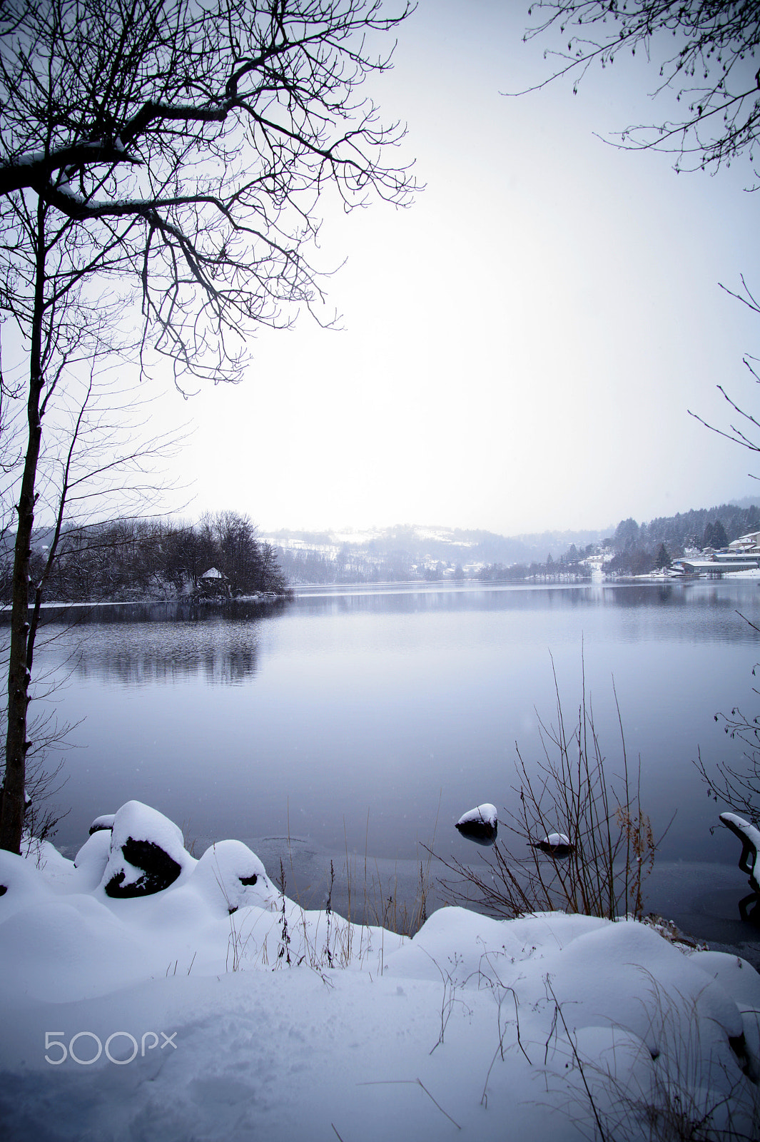 Tamron 16-300mm F3.5-6.3 Di II VC PZD Macro sample photo. Seen on the lake photography