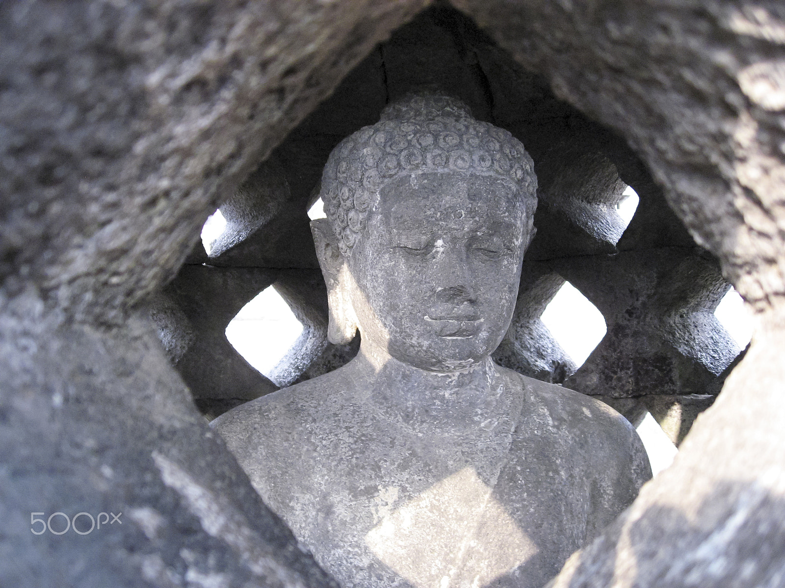Canon DIGITAL IXUS 800 IS sample photo. Buddha atop borobudur temple java indonesia photography