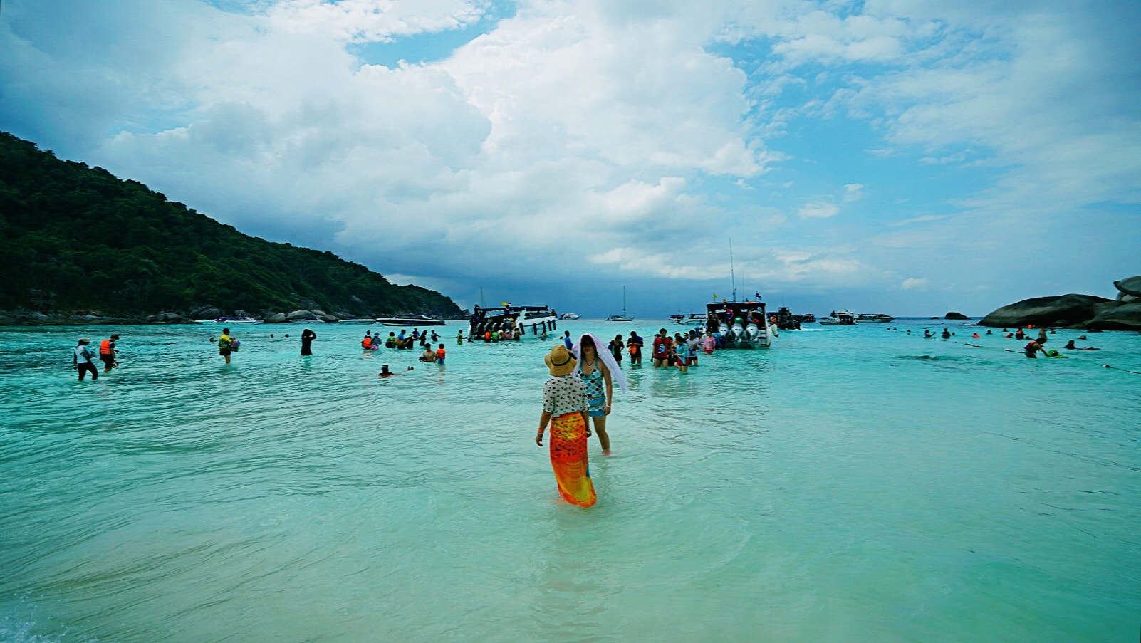 Sony a7R II + Sony Vario-Tessar T* FE 16-35mm F4 ZA OSS sample photo