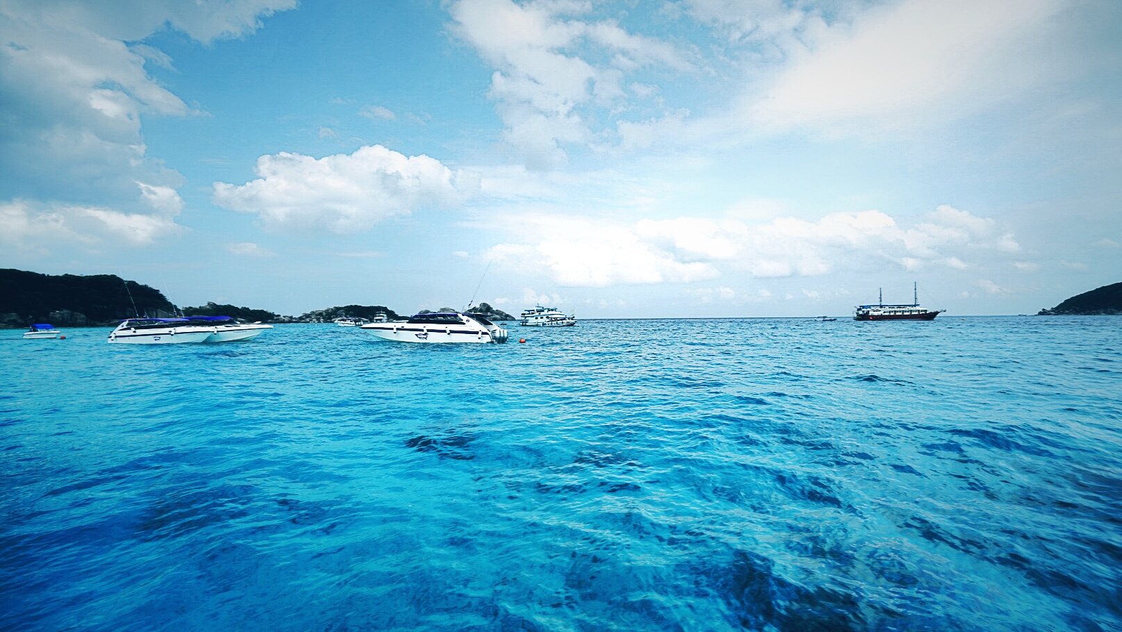 Sony a7R II + Sony Vario-Tessar T* FE 16-35mm F4 ZA OSS sample photo