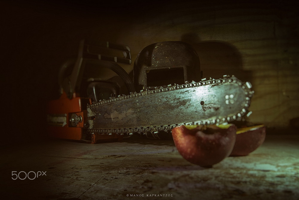 Sony Alpha DSLR-A500 sample photo. Just cutting the apple... photography