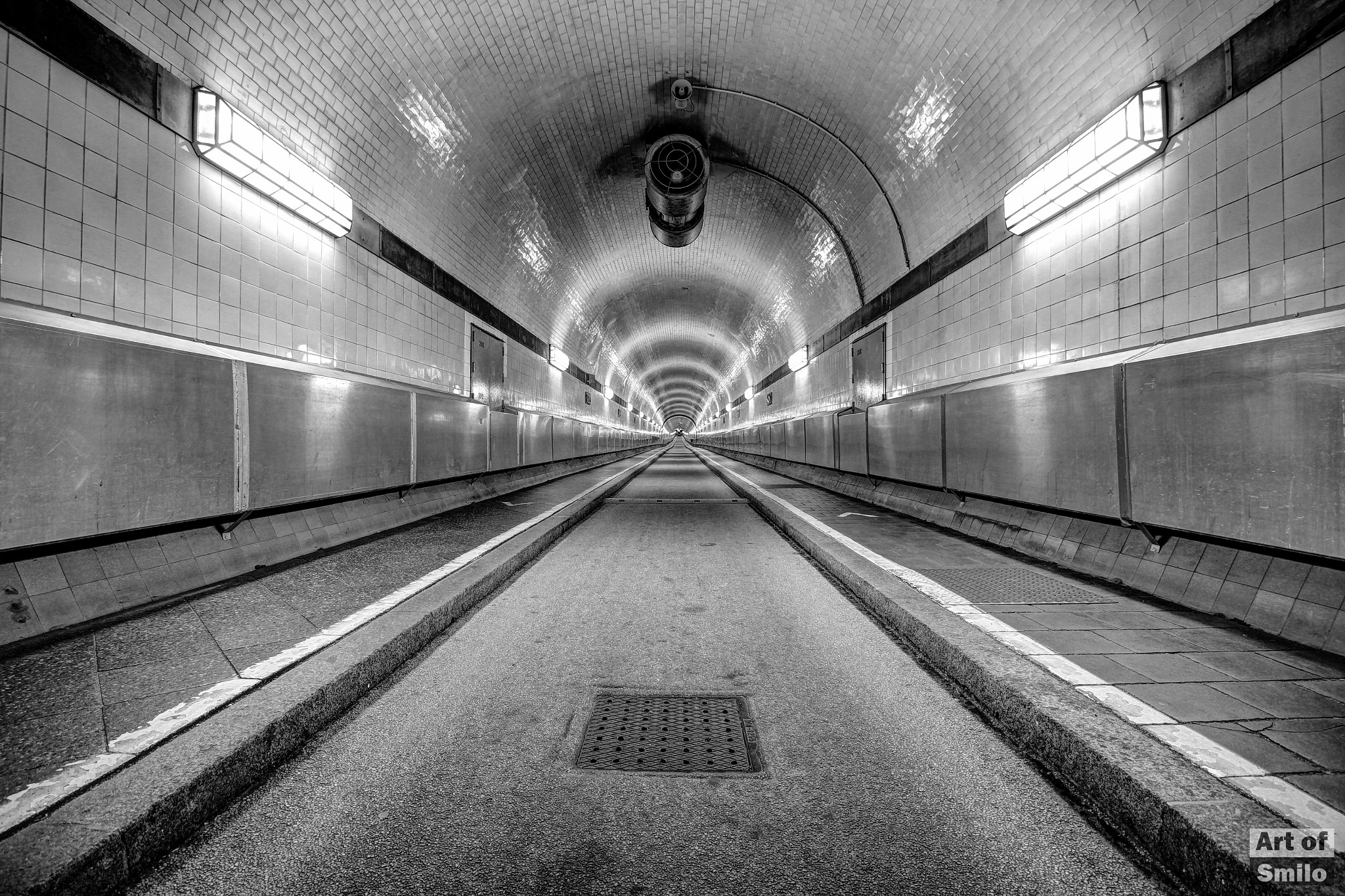 Canon EOS 650D (EOS Rebel T4i / EOS Kiss X6i) sample photo. Tunnel below the river "elbe" (hamburg, germany) photography