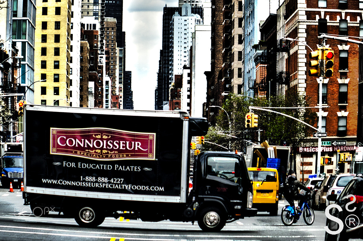 Sony Cyber-shot DSC-RX10 + 24-200mm F2.8 sample photo. Nyc 211 photography