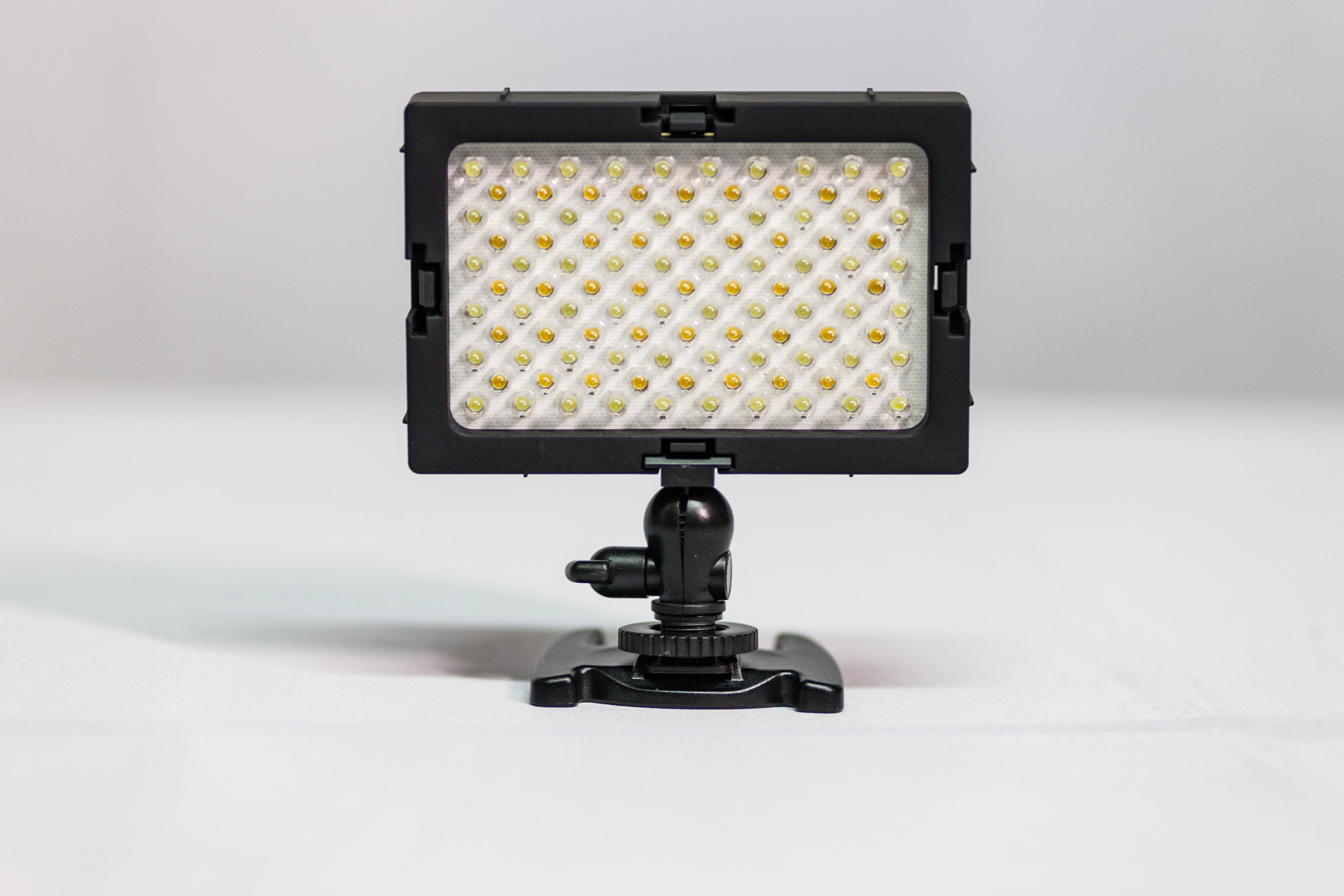 Canon EF 100mm F2.0 USM sample photo. Illumination photography