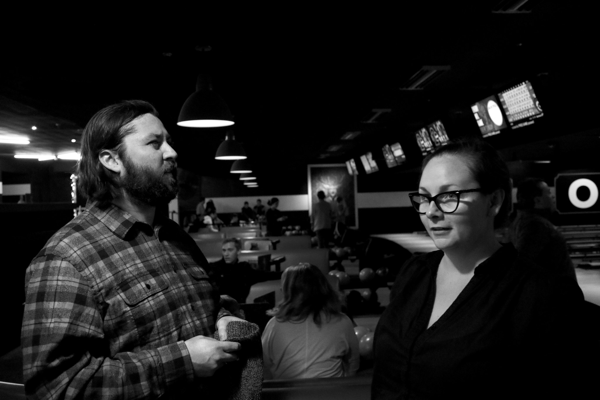 Canon EOS M3 + Canon EF-M 22mm F2 STM sample photo. Bowling alley couple photography