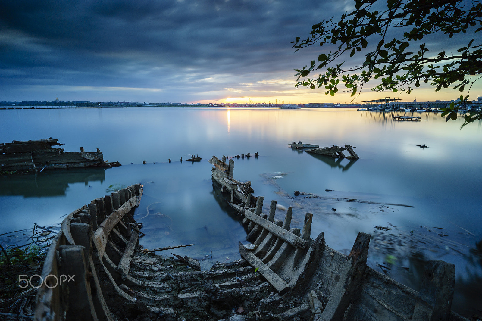 ZEISS Batis 18mm F2.8 sample photo. Dying light photography