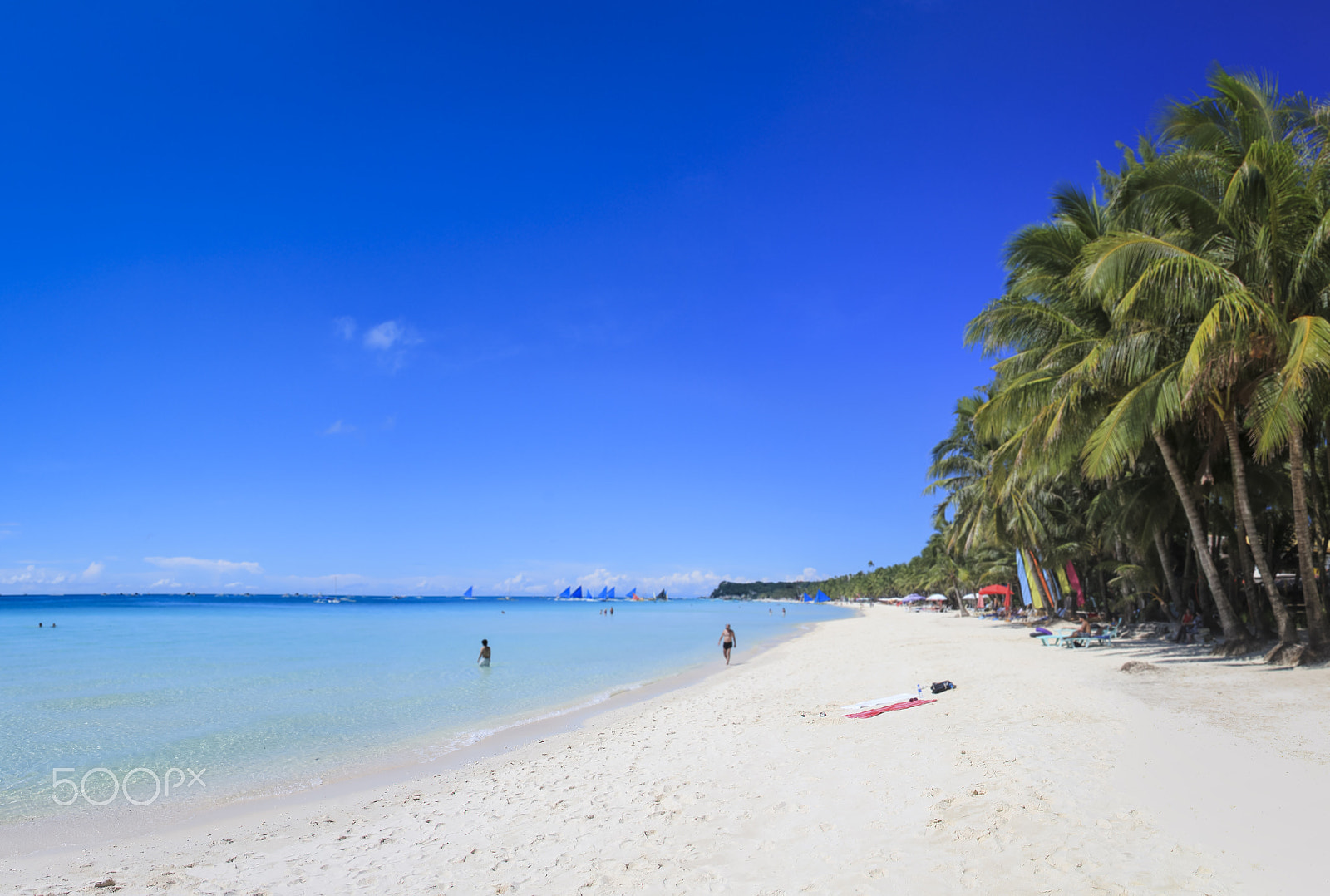 Canon EOS 550D (EOS Rebel T2i / EOS Kiss X4) + Canon EF-S 17-85mm F4-5.6 IS USM sample photo. Boracay island white beach philippines photography