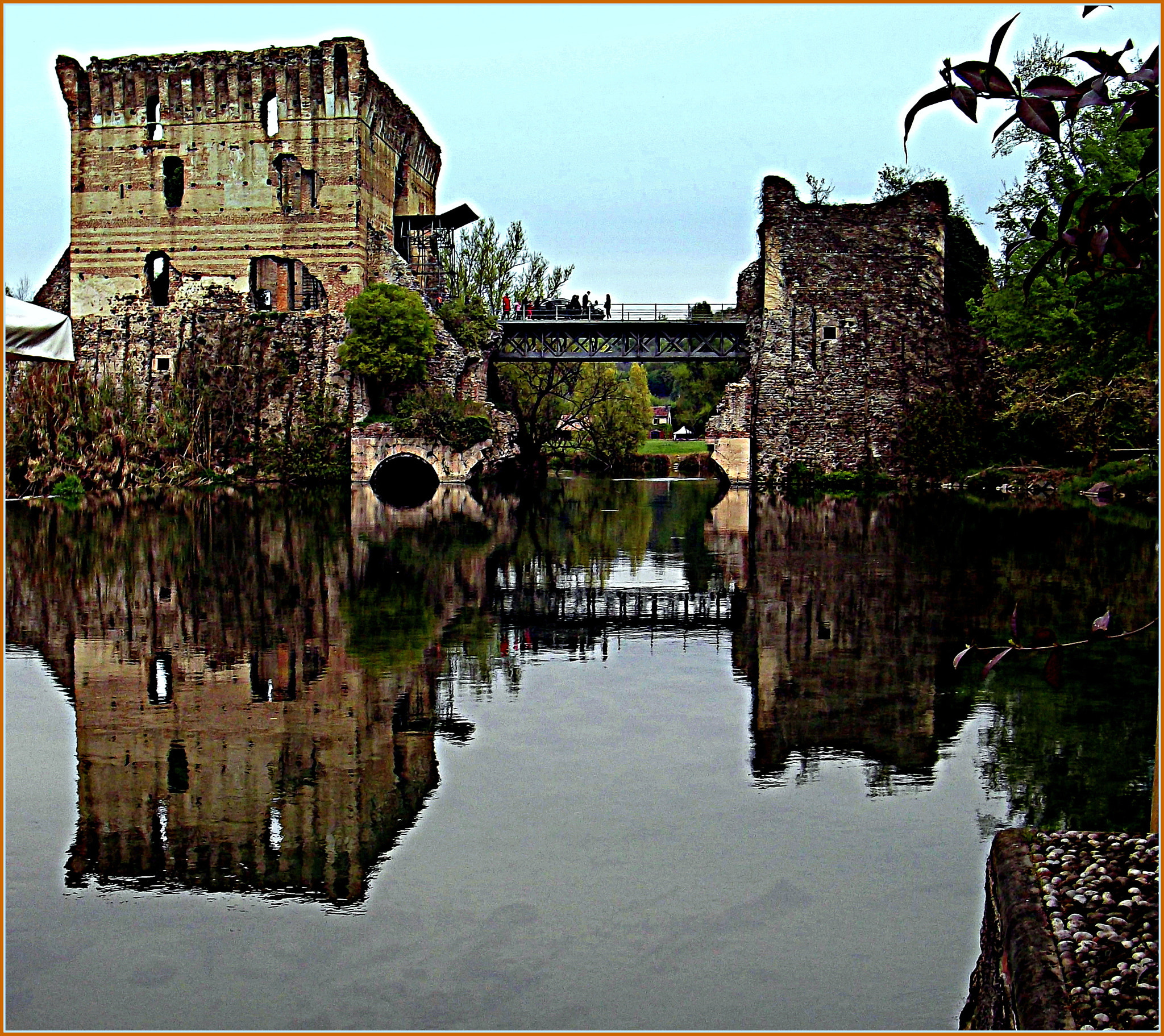 Fujifilm FinePix JX250 sample photo. Ombre e riflessi...il ponte vecchio sul mincio, al borghetto. photography