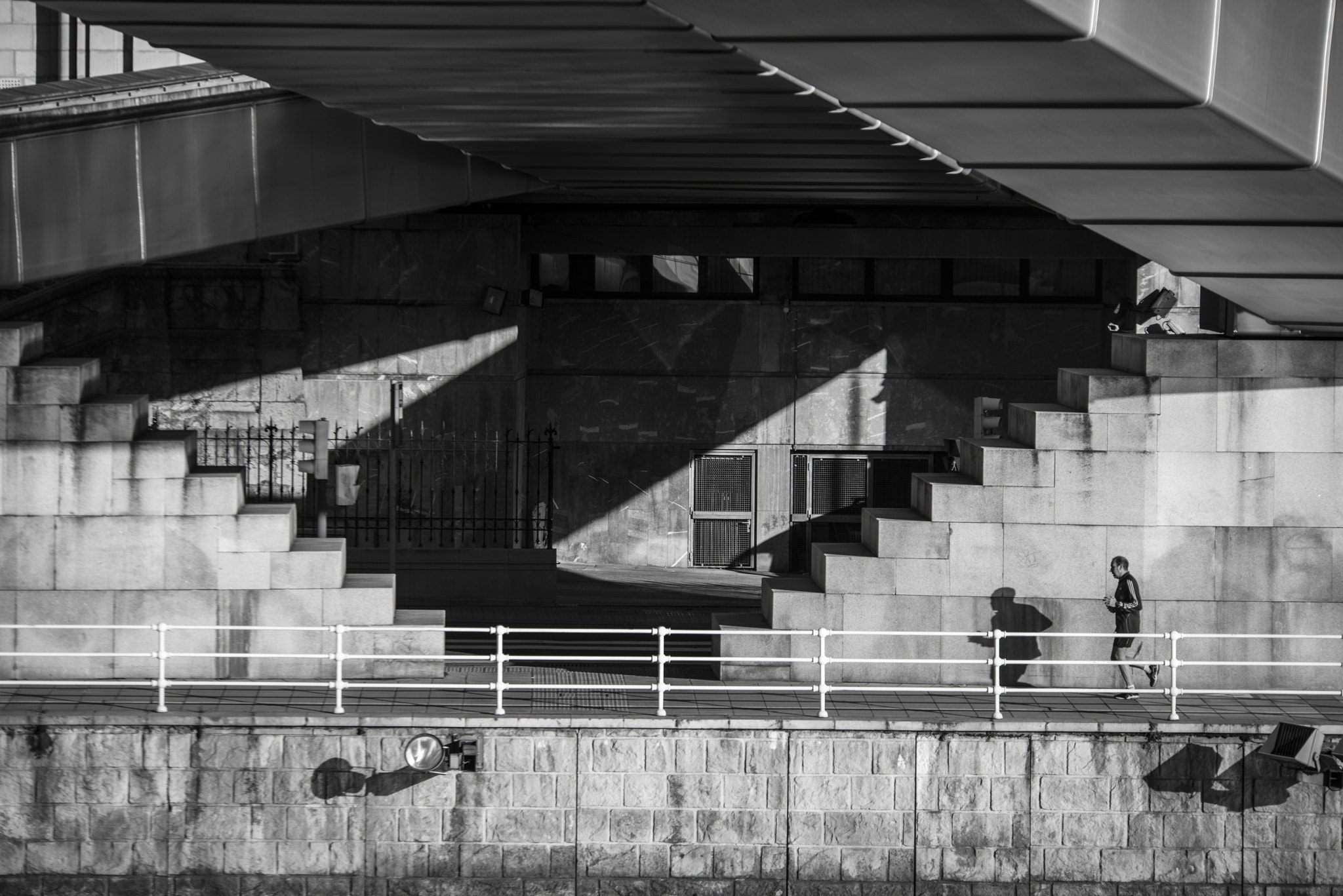 Sigma 70-200mm F2.8 EX DG OS HSM sample photo. Shadow on the wall photography