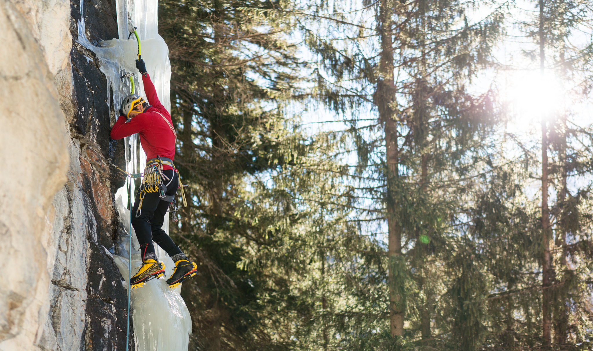 Sony Alpha NEX-5R + E 50mm F1.8 OSS sample photo. Tricky iceclimbing photography