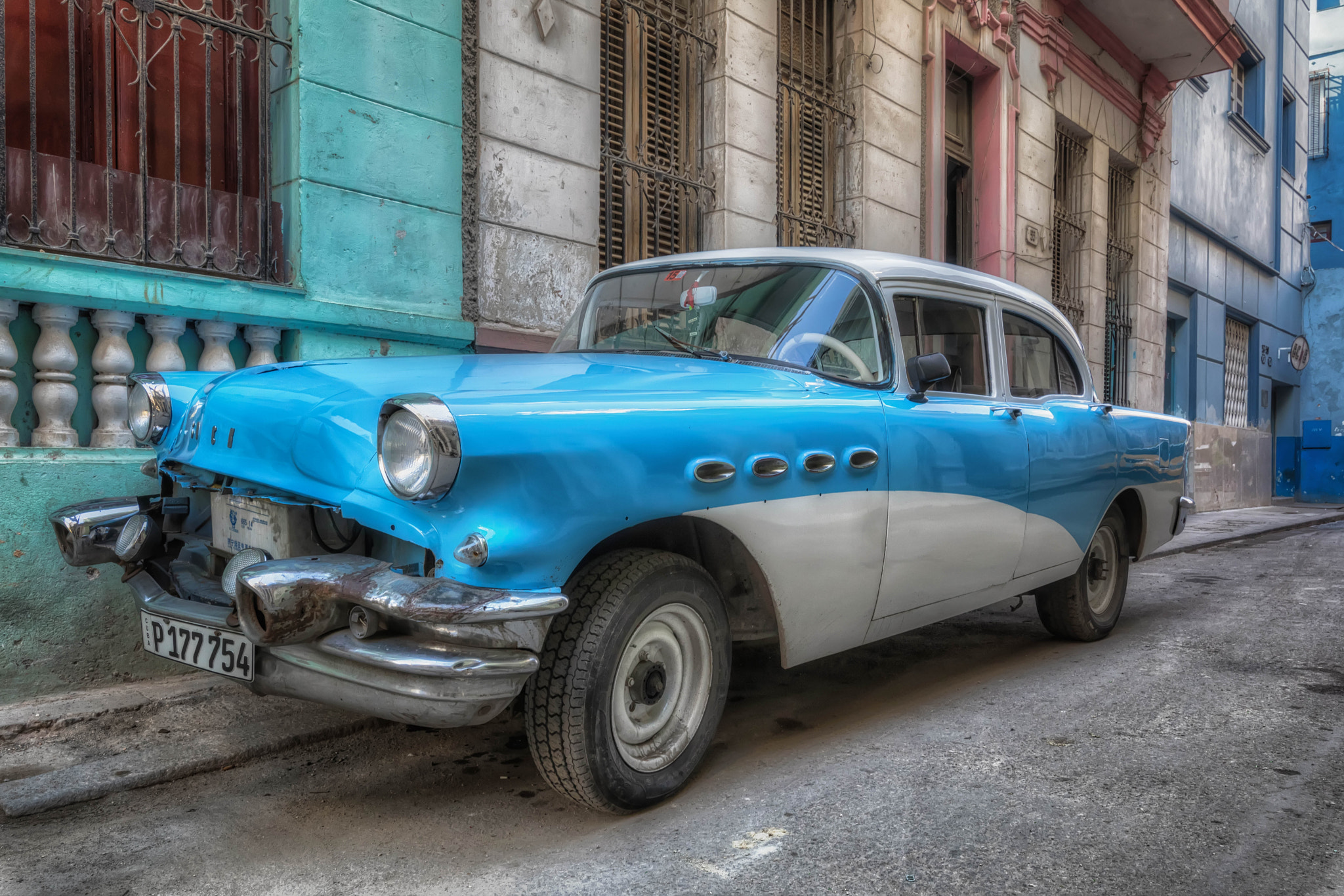 Canon EF 300mm f/2.8L sample photo. Buick photography