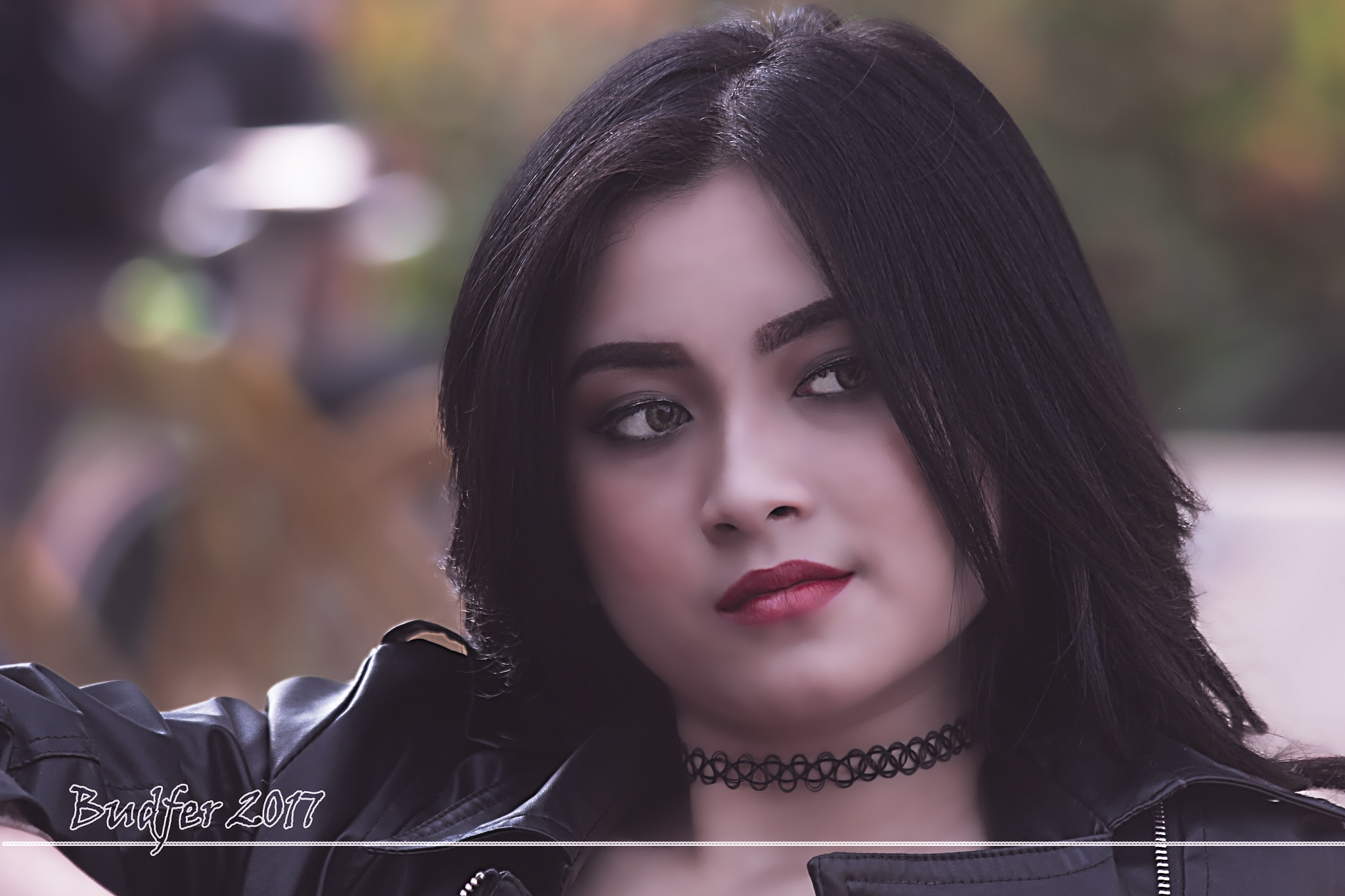 Canon EF 70-300mm F4-5.6 IS USM sample photo. Eye contact photography