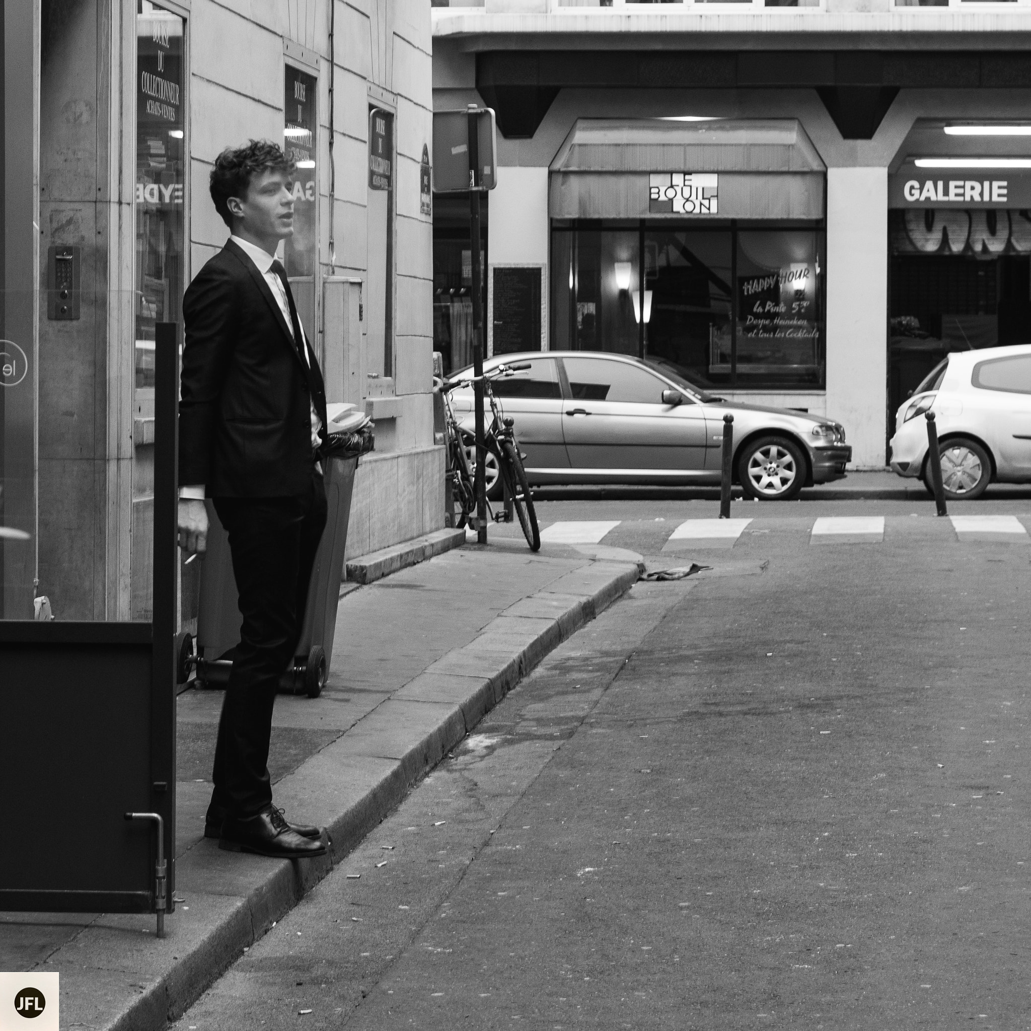 Summicron-M 1:2/50 sample photo. Cigarette photography
