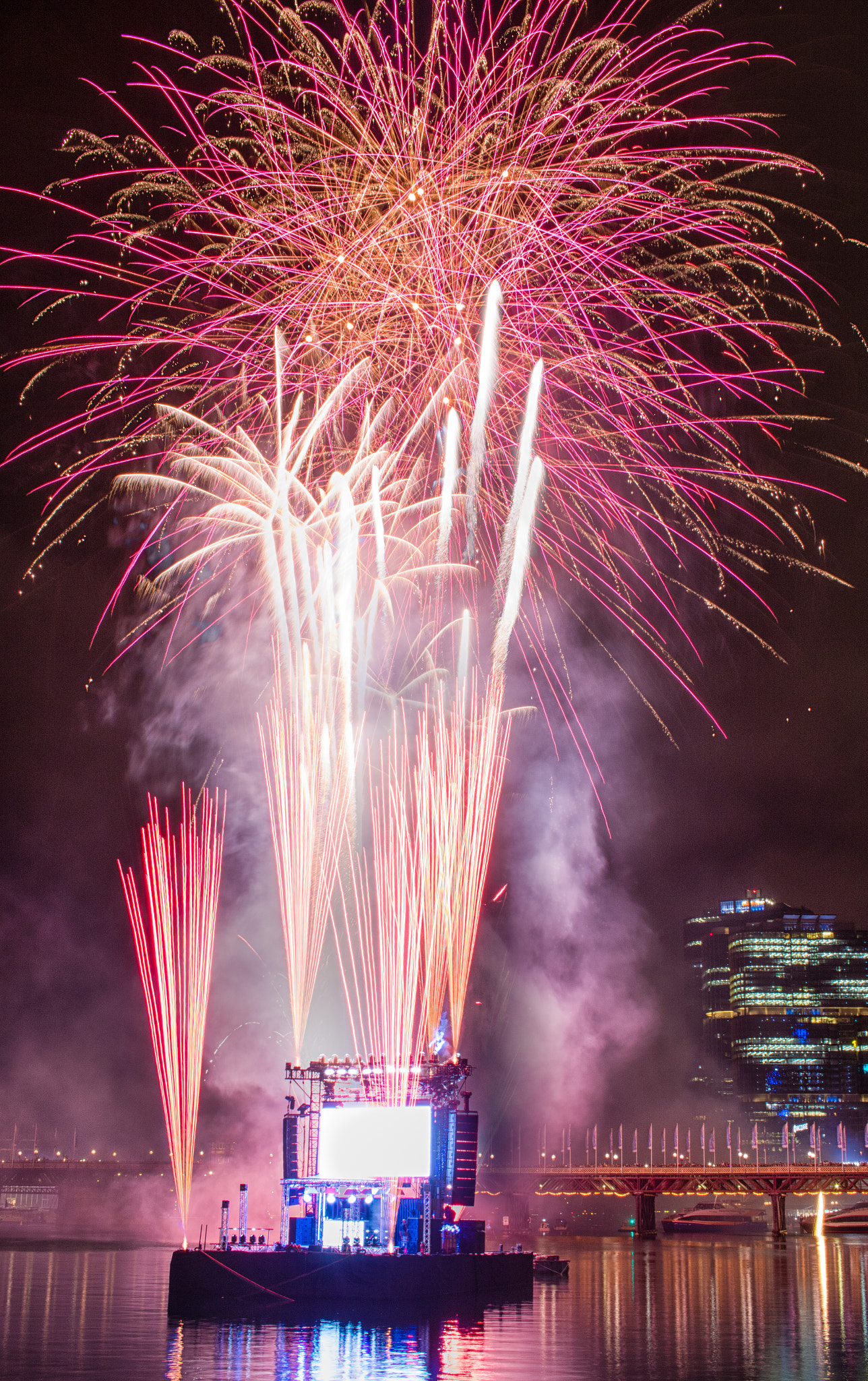 Canon EF-S 24mm F2.8 STM sample photo. Happy australia day photography