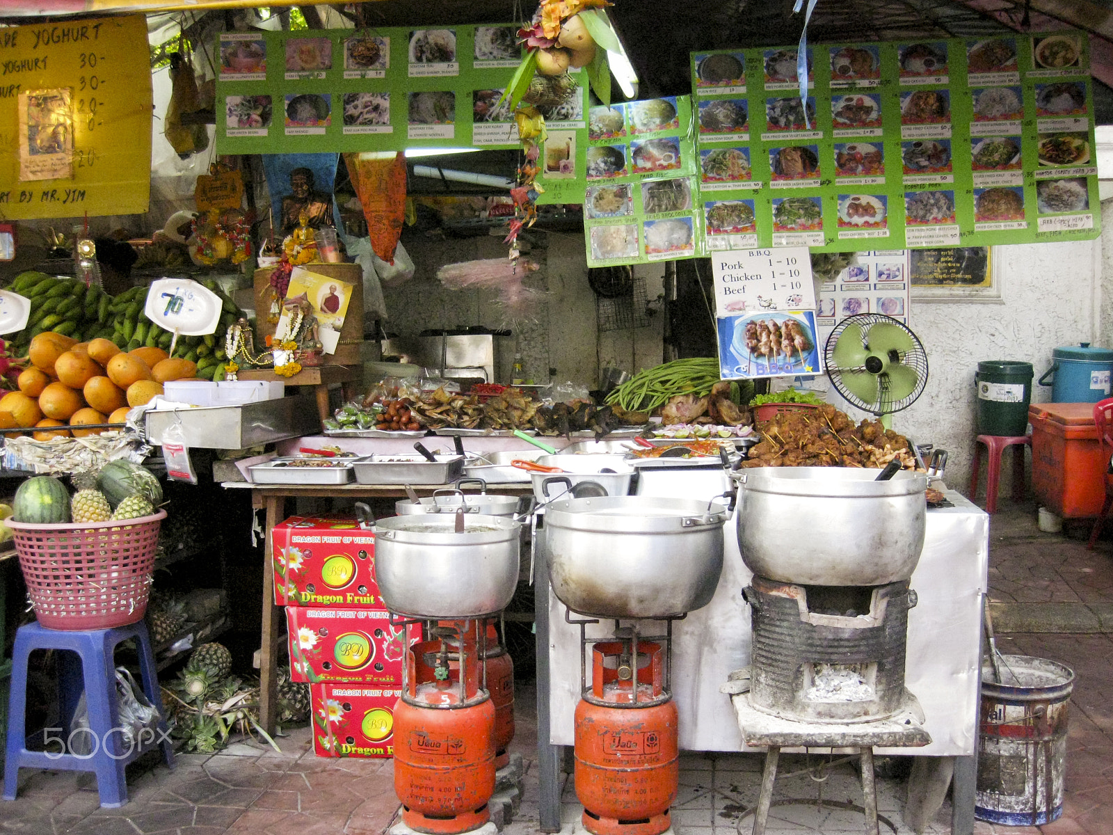 Canon PowerShot SD770 IS (Digital IXUS 85 IS / IXY Digital 25 IS) sample photo. Bangkok food stall kao san road photography